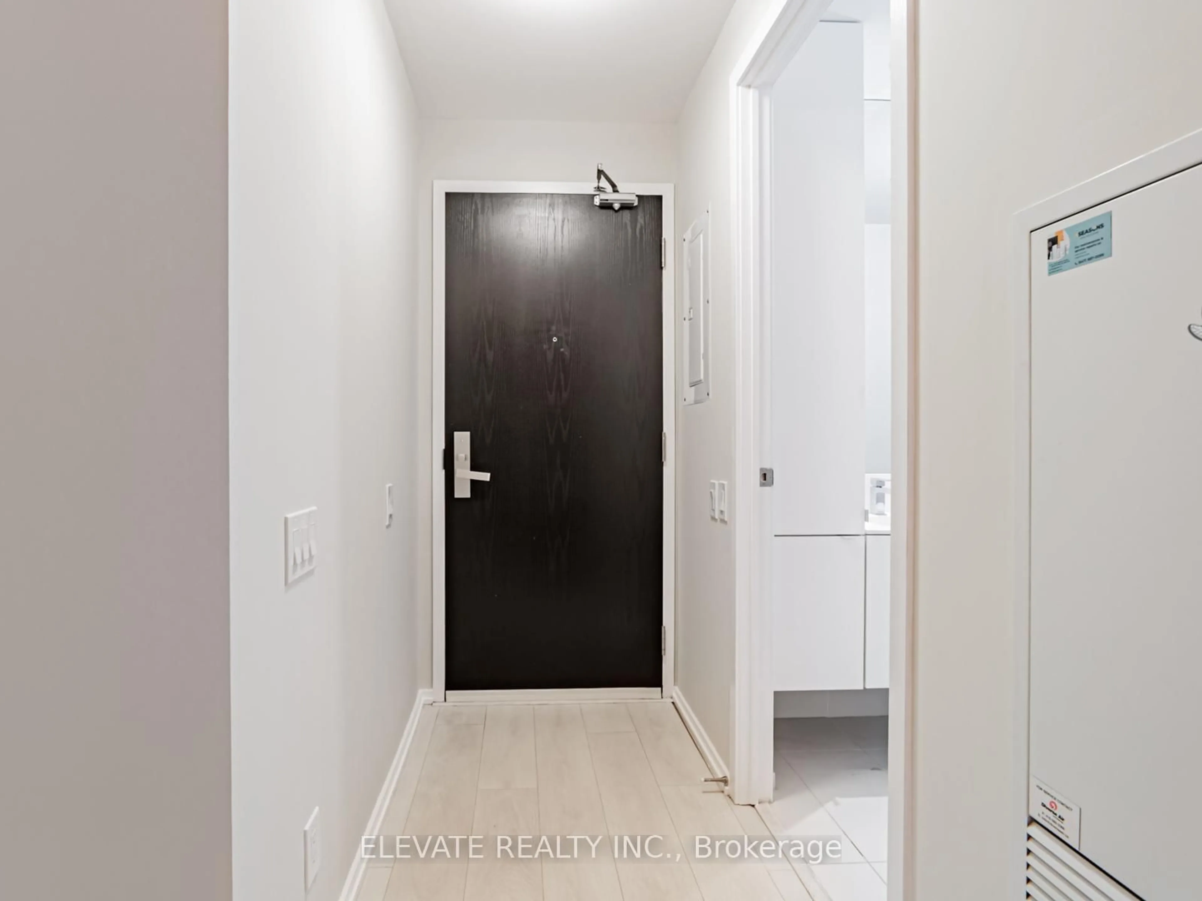 Indoor entryway for 125 Peter St #3104, Toronto Ontario M5V 2G9