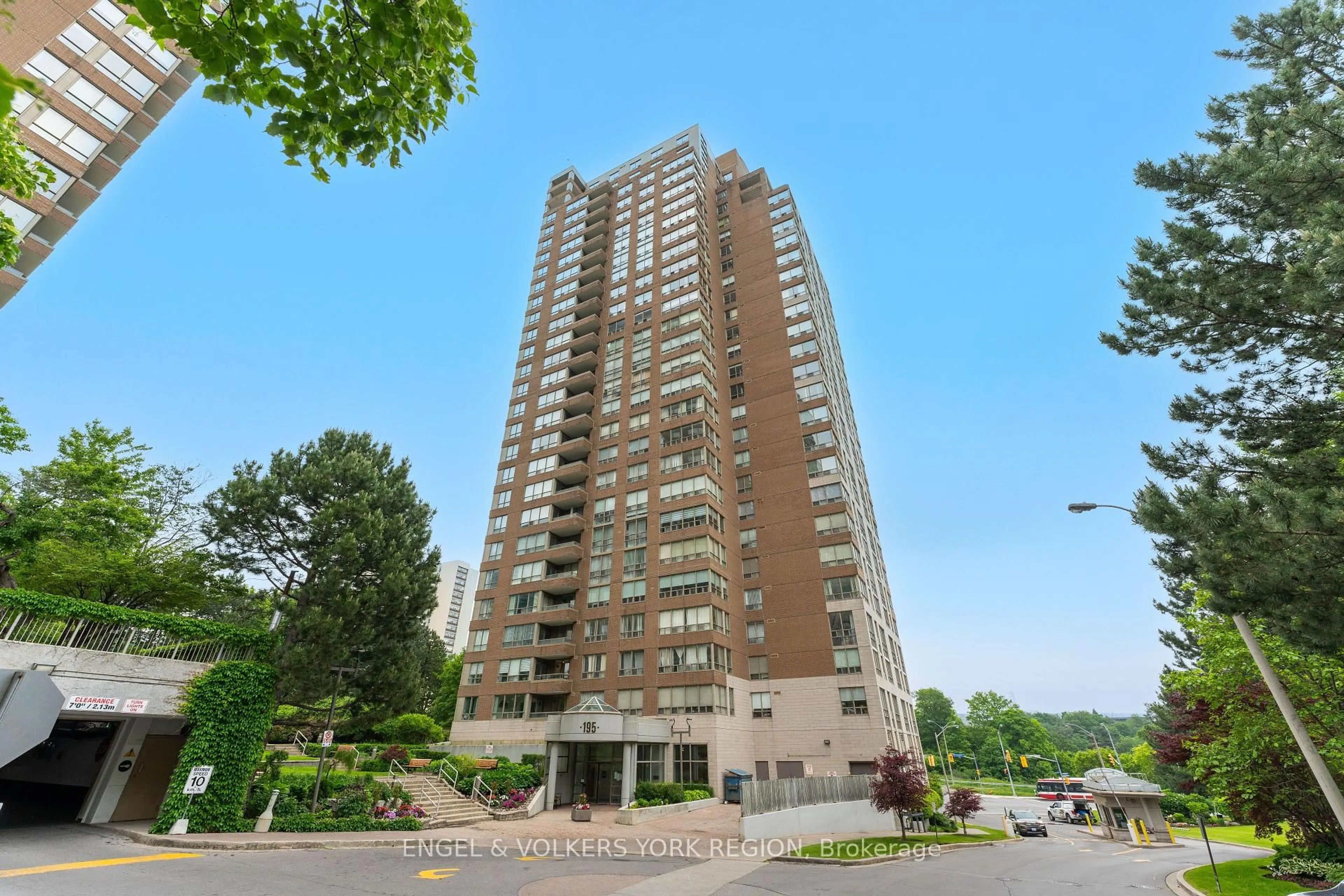 Unknown for 195 Wynford Dr #304, Toronto Ontario M3C 3P3