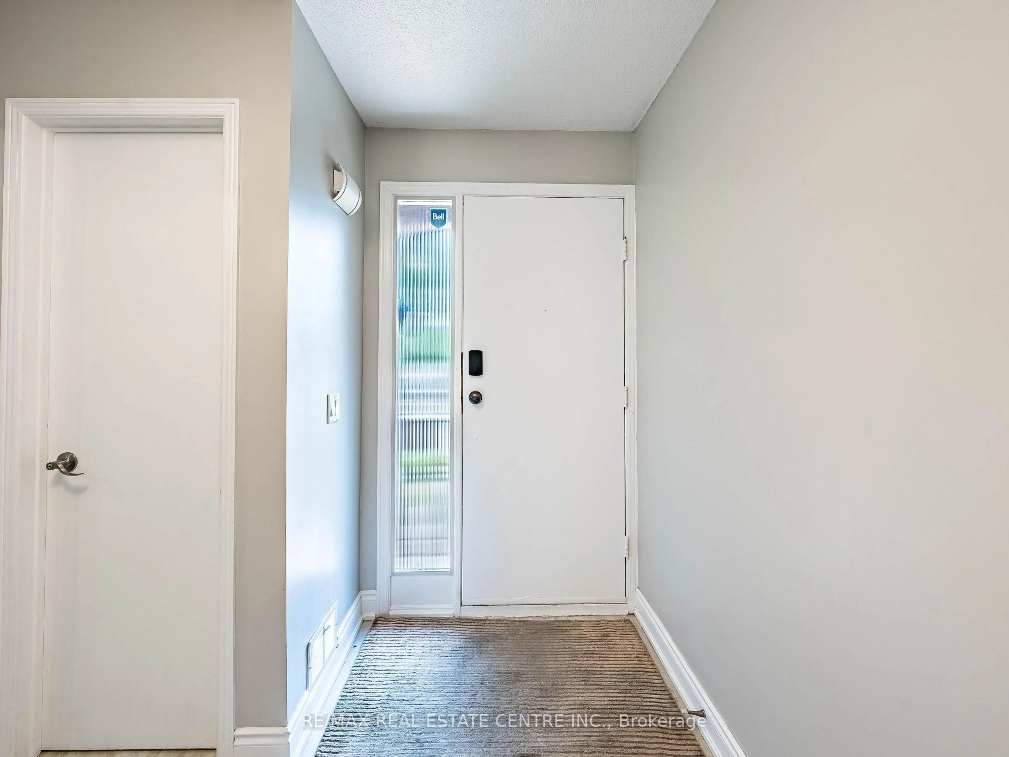 Indoor entryway for 306 Torresdale Ave, Toronto Ontario M2R 3N3