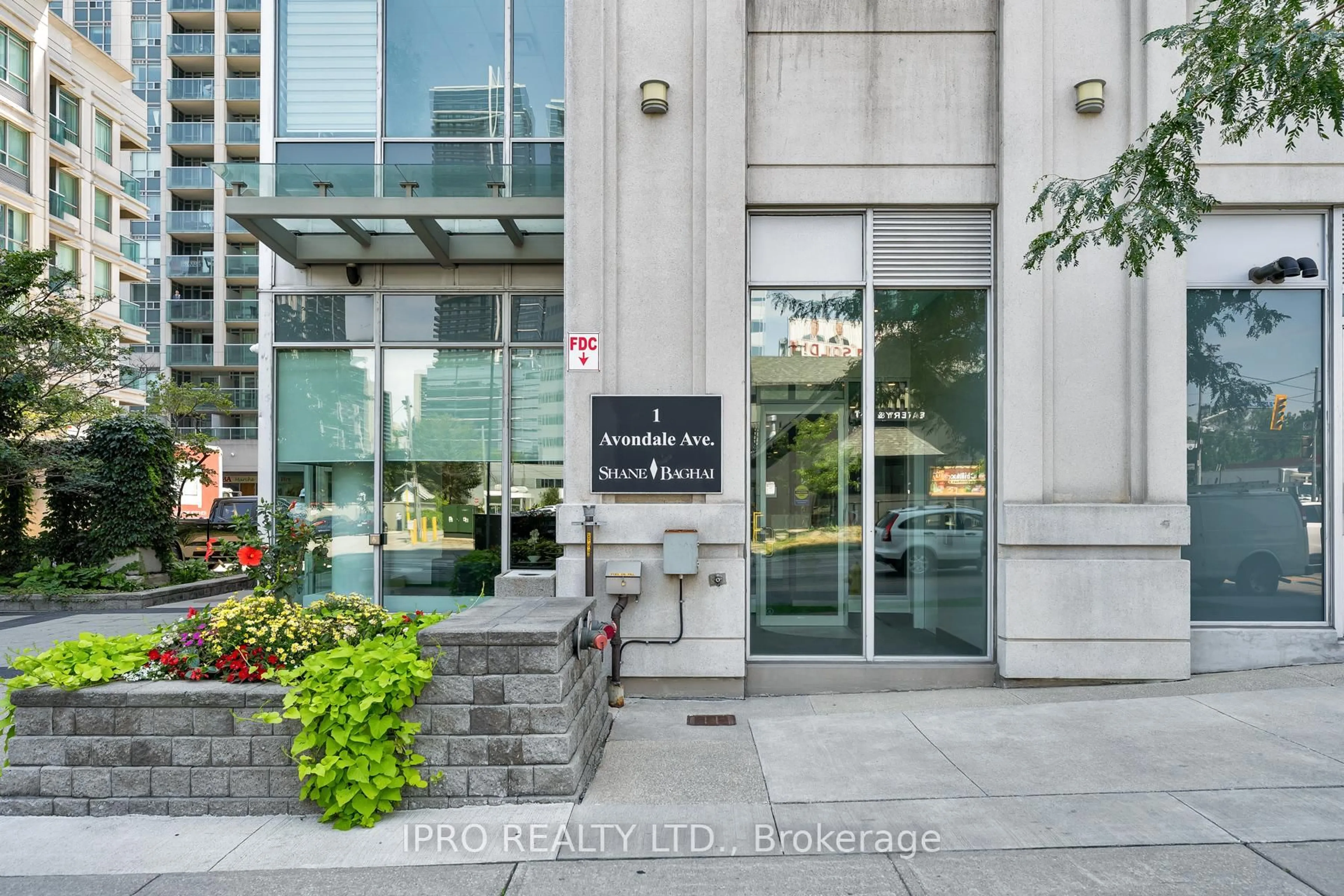 Indoor foyer for 1 Avondale Ave #902, Toronto Ontario M2N 7J1
