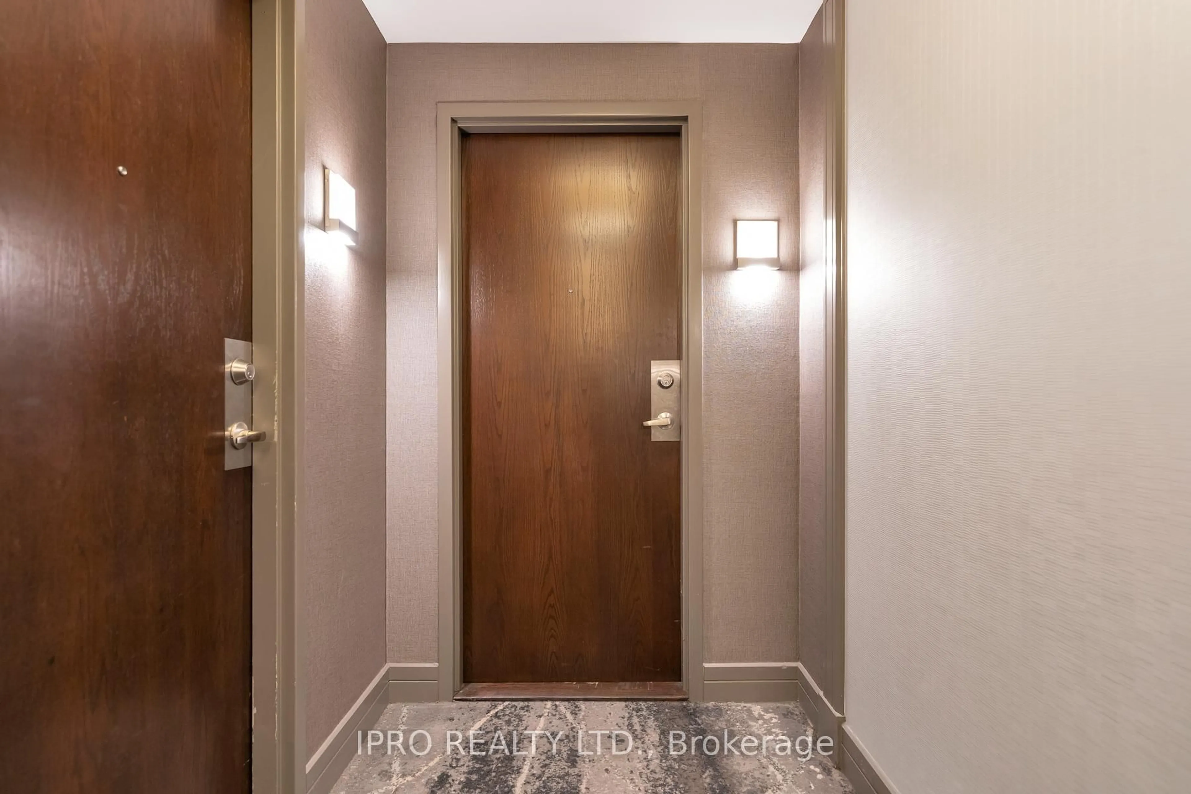 Indoor entryway for 1 Avondale Ave #902, Toronto Ontario M2N 7J1