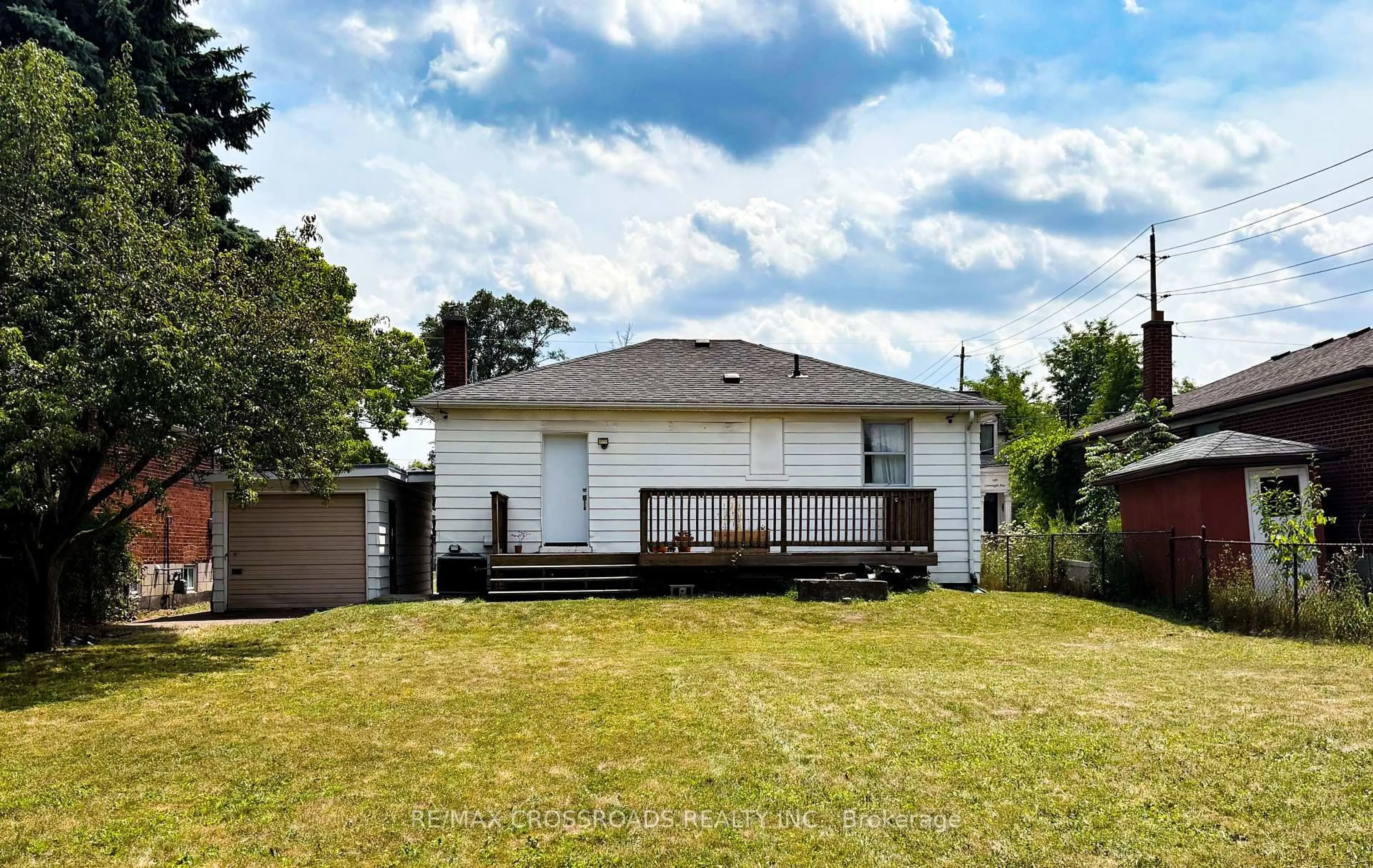 Home with vinyl exterior material, street for 260 Connaught Ave, Toronto Ontario M2M 1H5