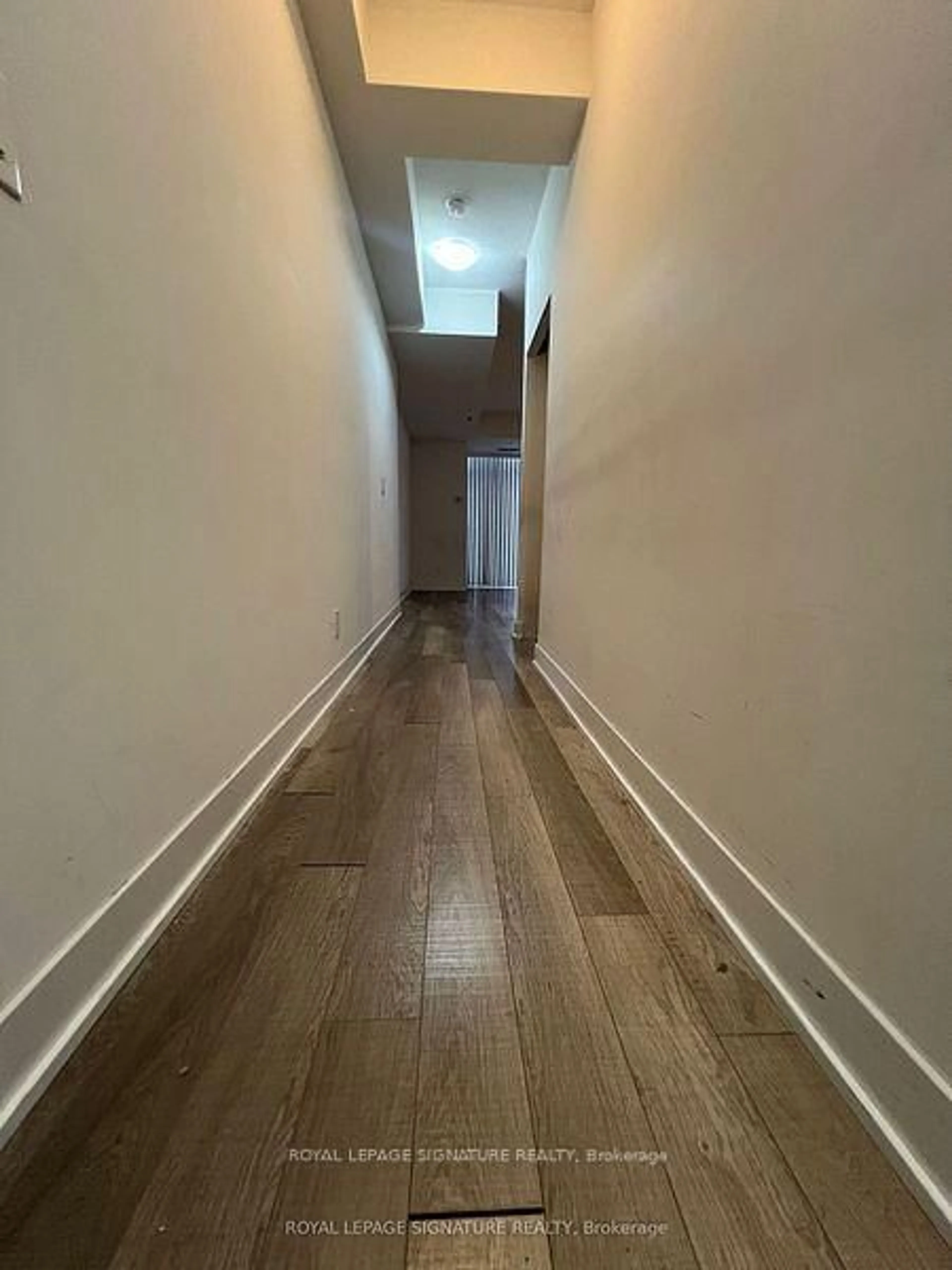 A pic of a room for 318 Richmond St #1811, Toronto Ontario M5V 1X2