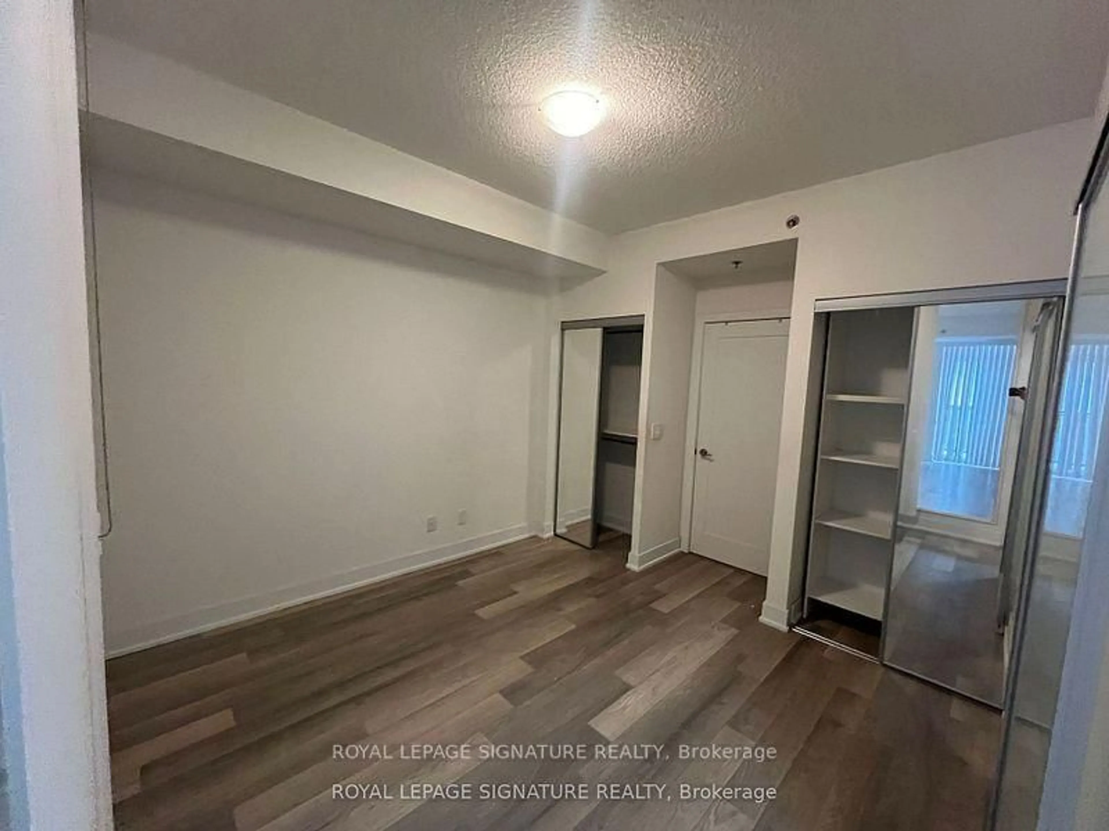 A pic of a room for 318 Richmond St #1811, Toronto Ontario M5V 1X2