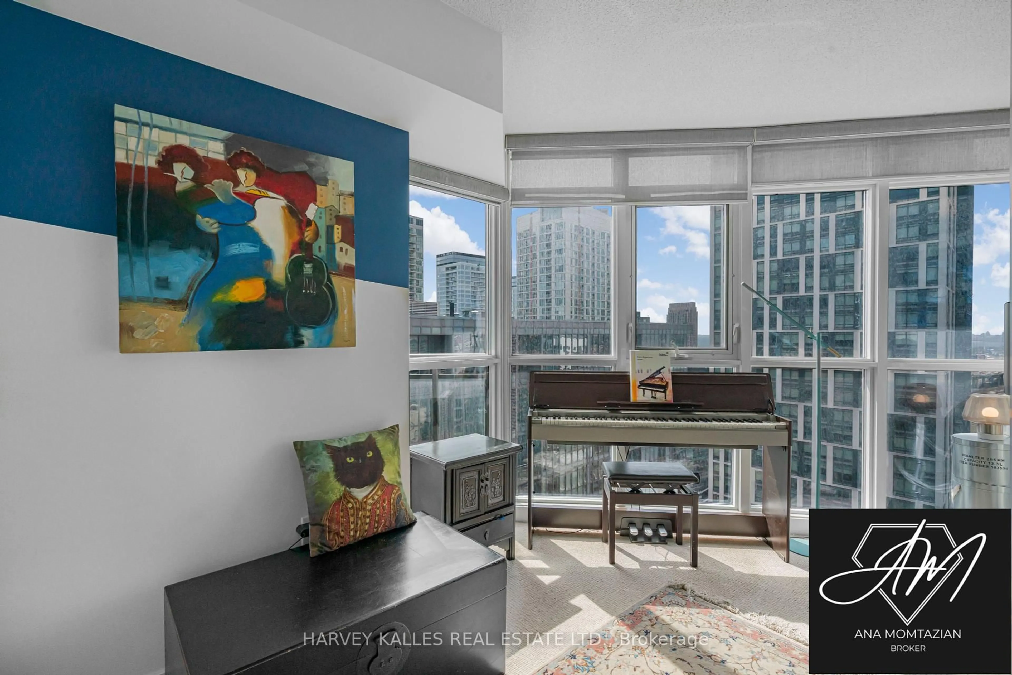 Living room with furniture, unknown for 21 Iceboat Terr #2909, Toronto Ontario M5V 4A9