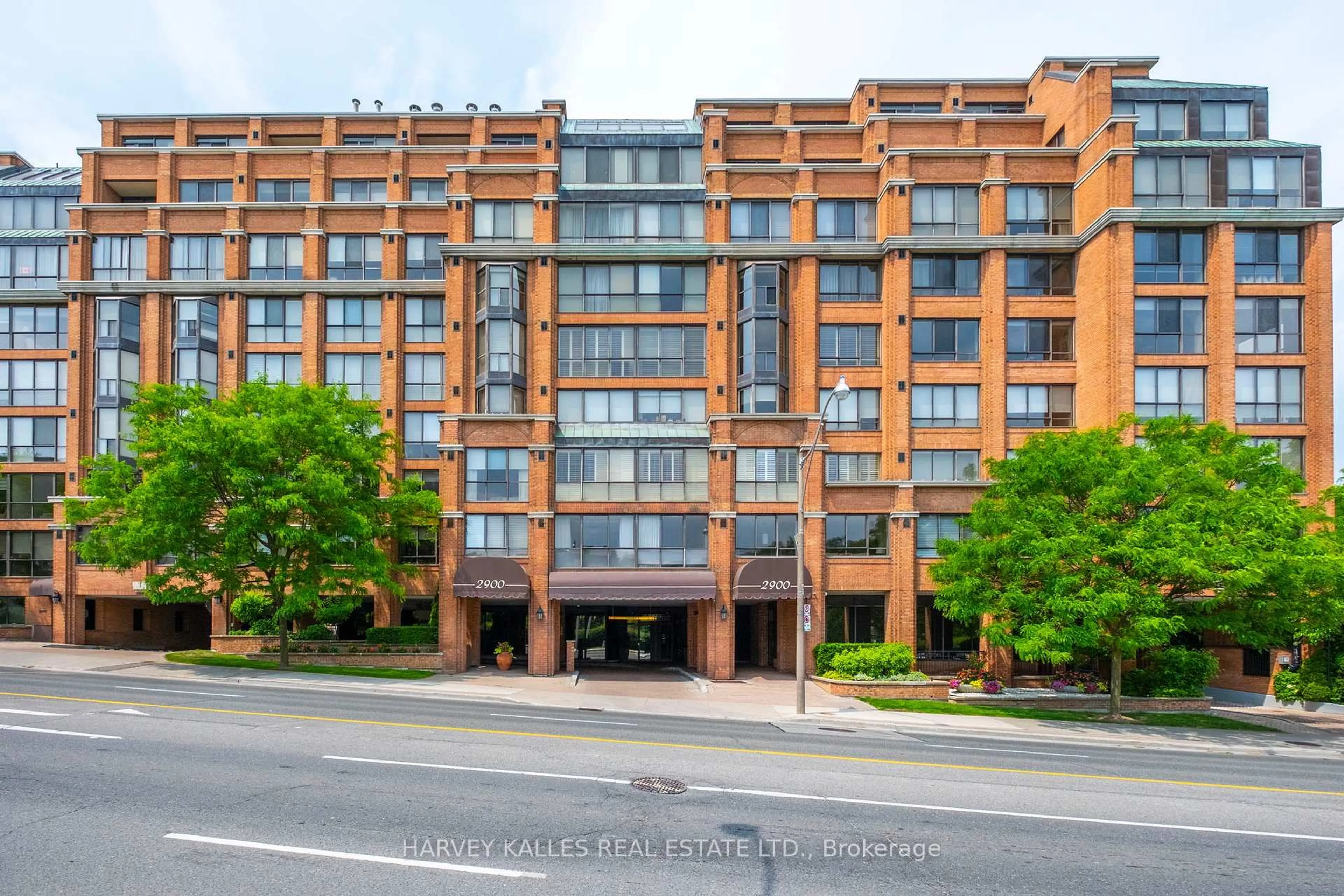 Indoor foyer for 2900 Yonge St #702, Toronto Ontario M4N 3N8