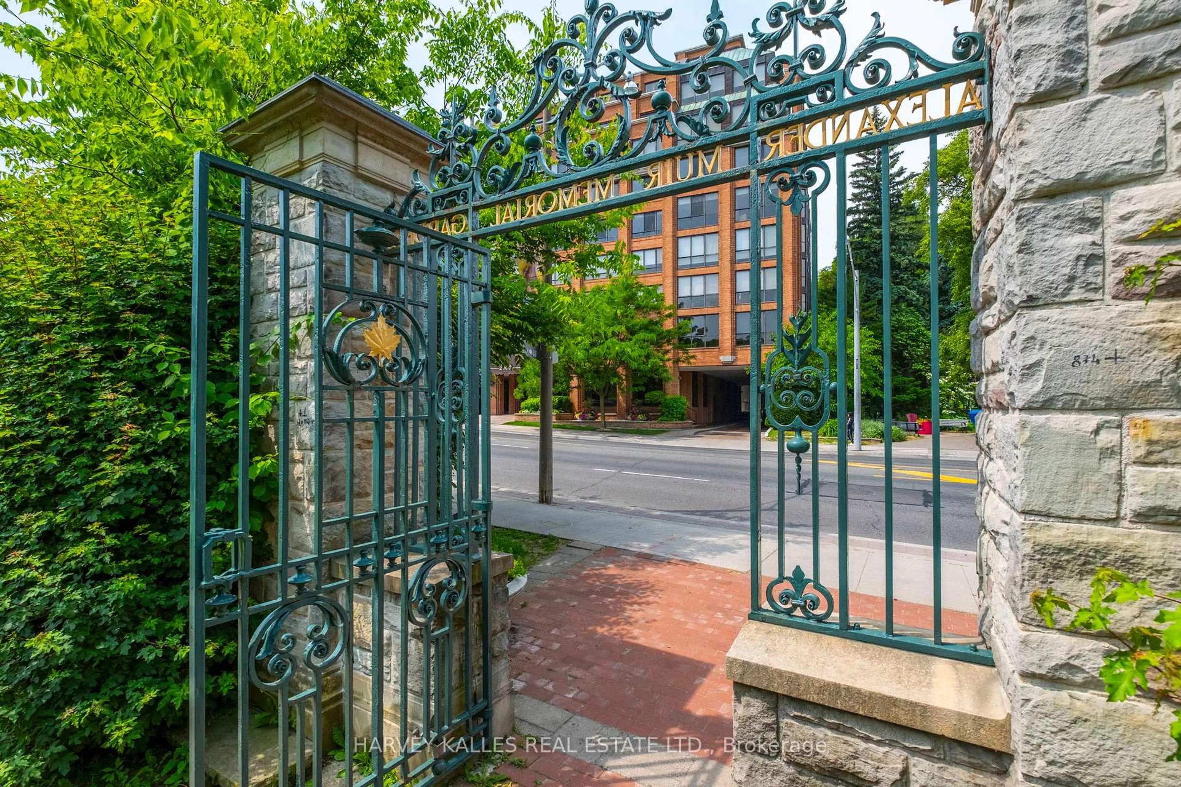 Indoor entryway for 2900 Yonge St #702, Toronto Ontario M4N 3N8