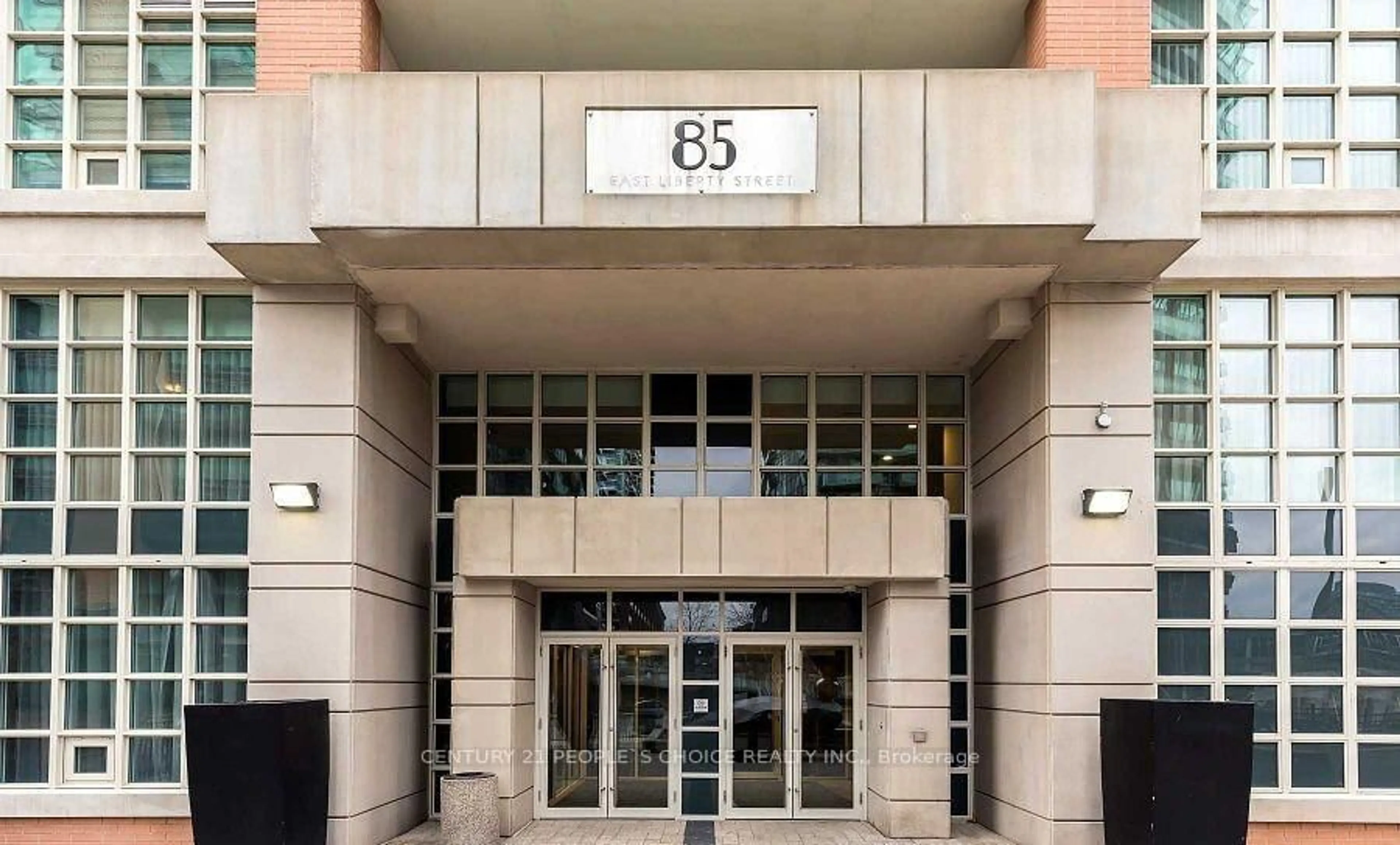 Indoor foyer for 85 East Liberty St #920, Toronto Ontario M6K 3R4