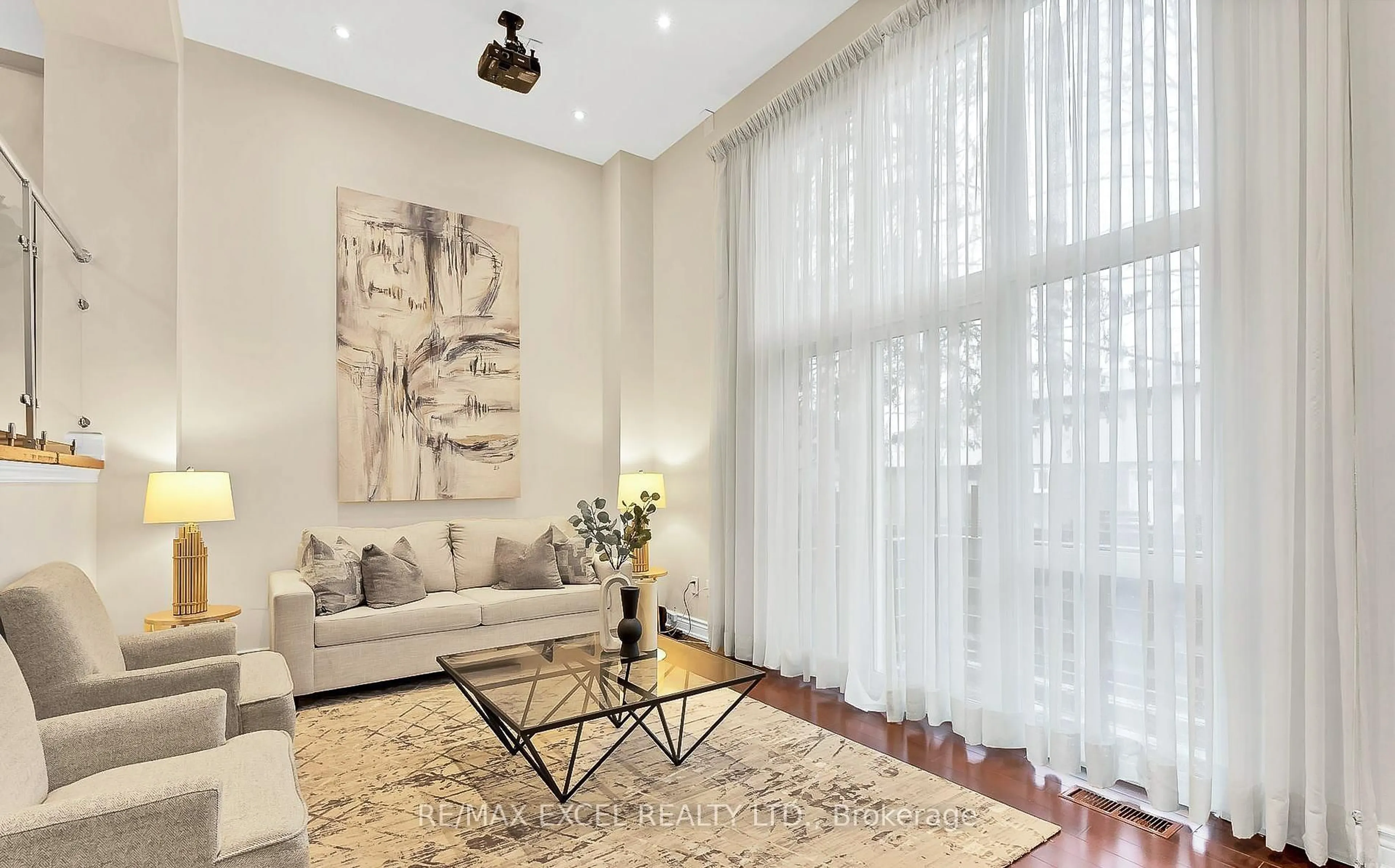 Living room with furniture, unknown for 11 Stonedale Pkwy, Toronto Ontario M3B 1W2