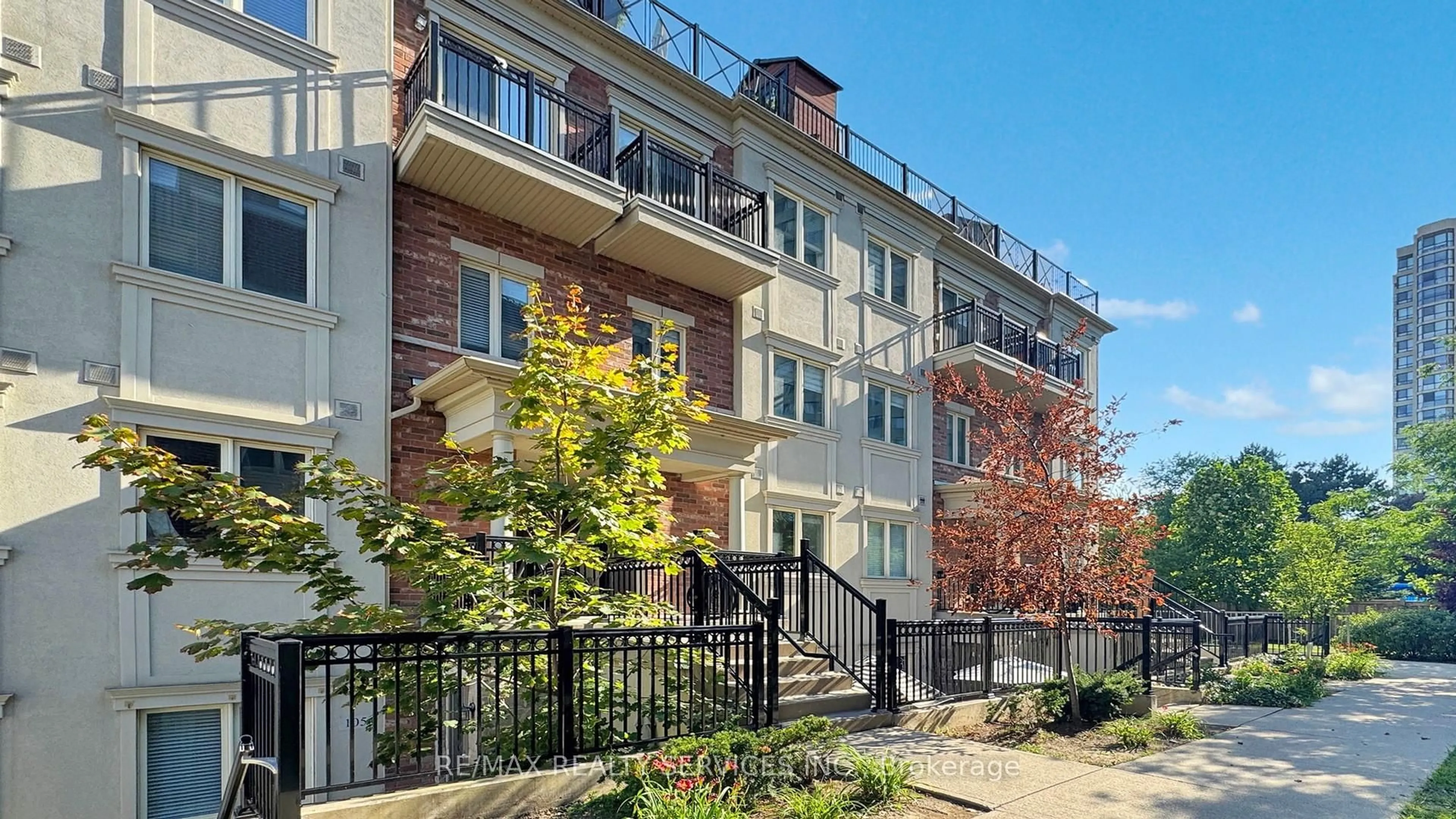 Patio, street for 17 Coneflower Cres #218, Toronto Ontario M2R 0A5
