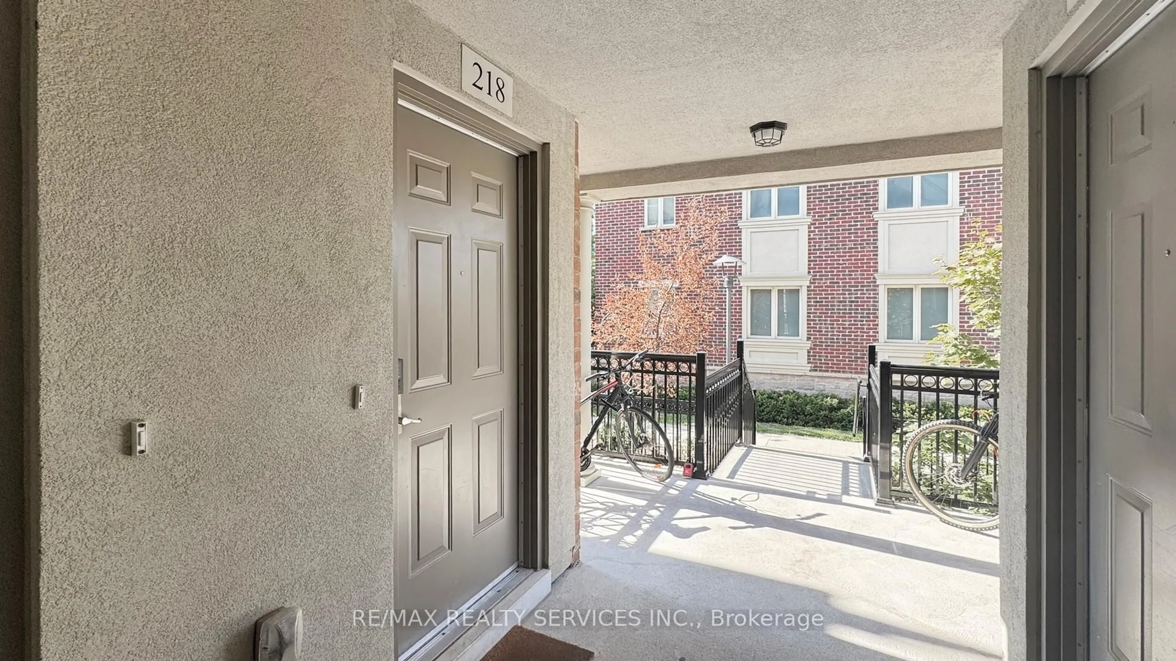 Unknown for 17 Coneflower Cres #218, Toronto Ontario M2R 0A5