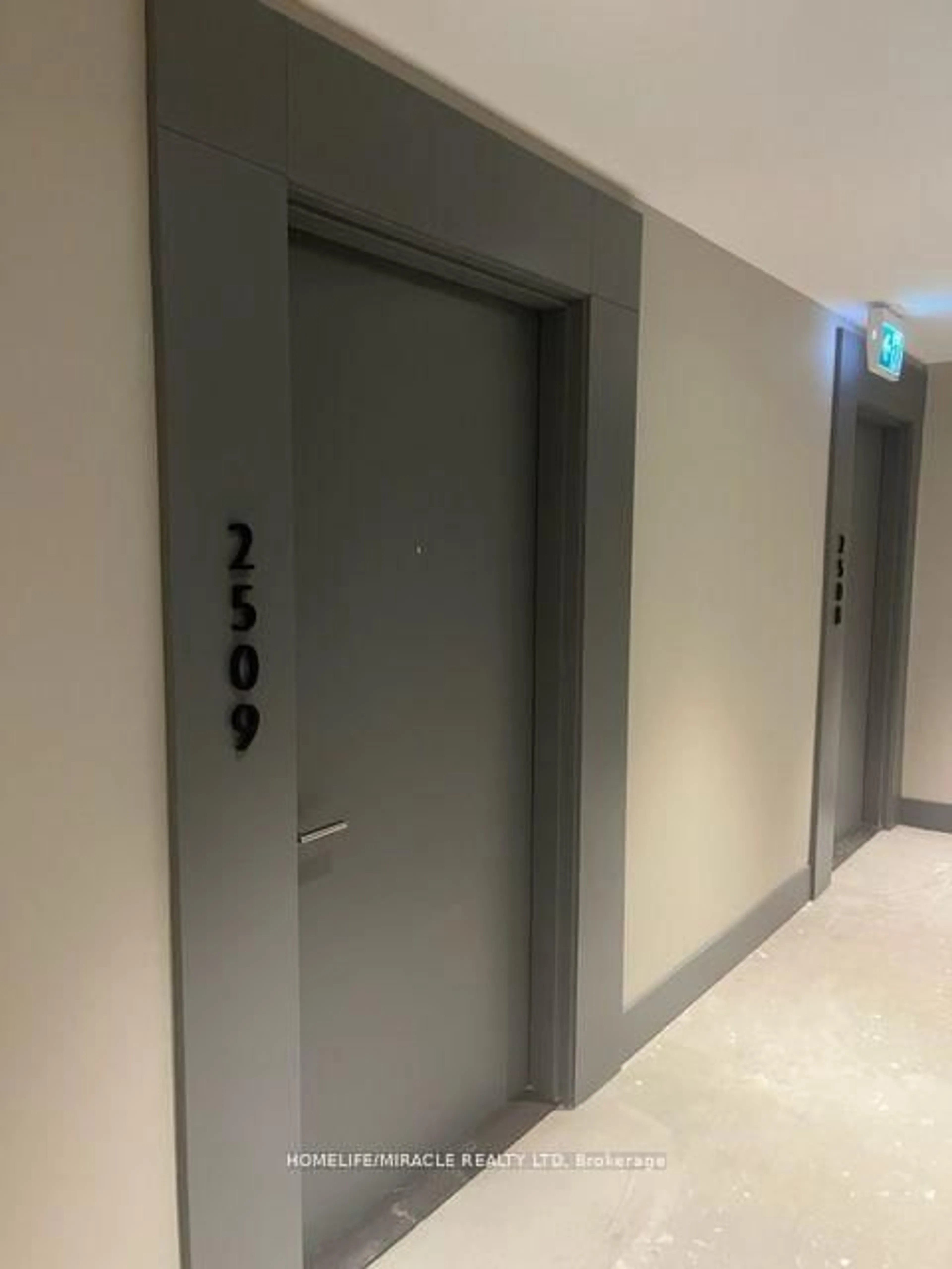 Indoor foyer for 50 O'neill Rd #2509, Toronto Ontario M3C 0R1