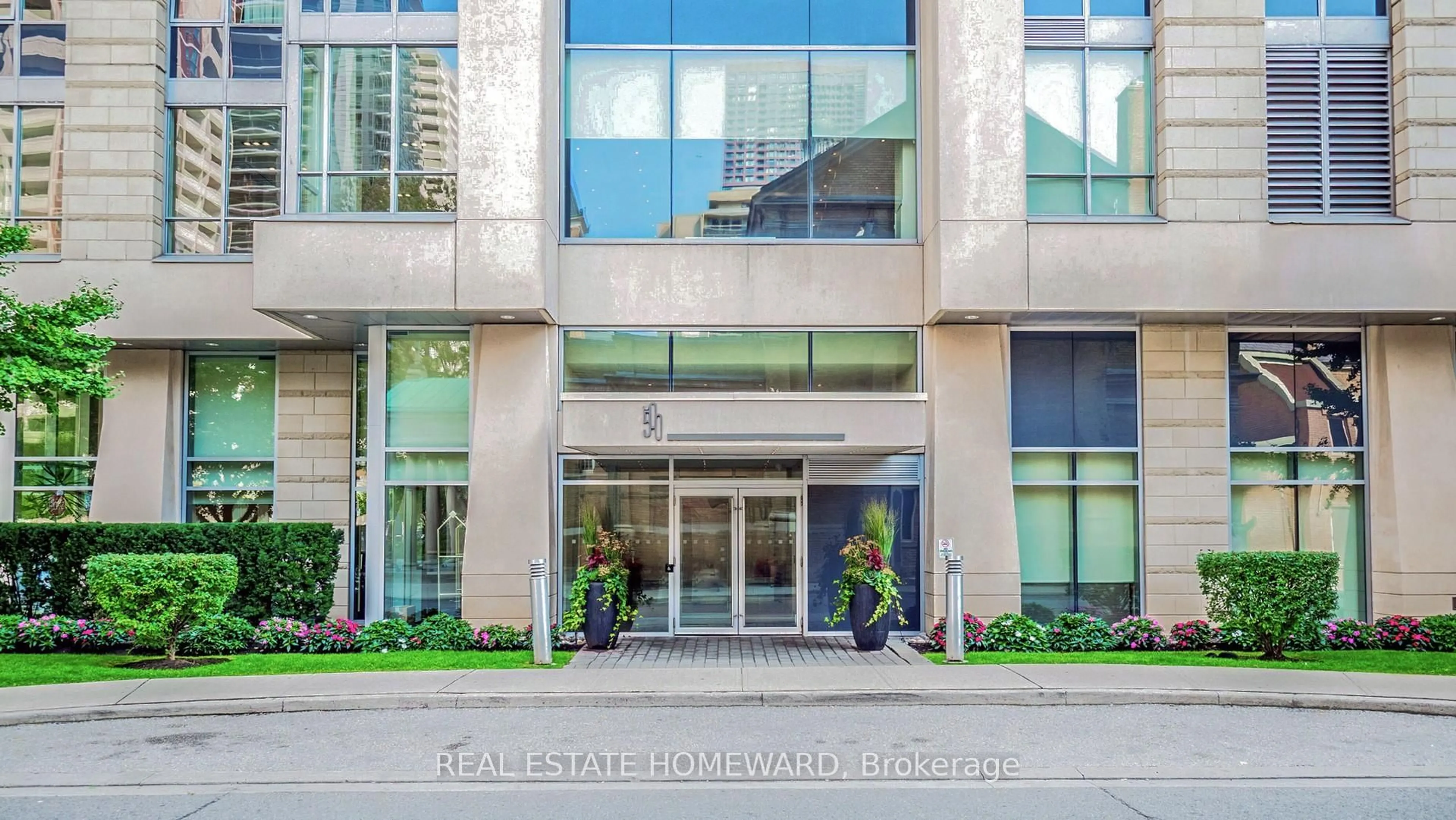 Unknown for 500 Sherbourne St #2706, Toronto Ontario M4X 1L1