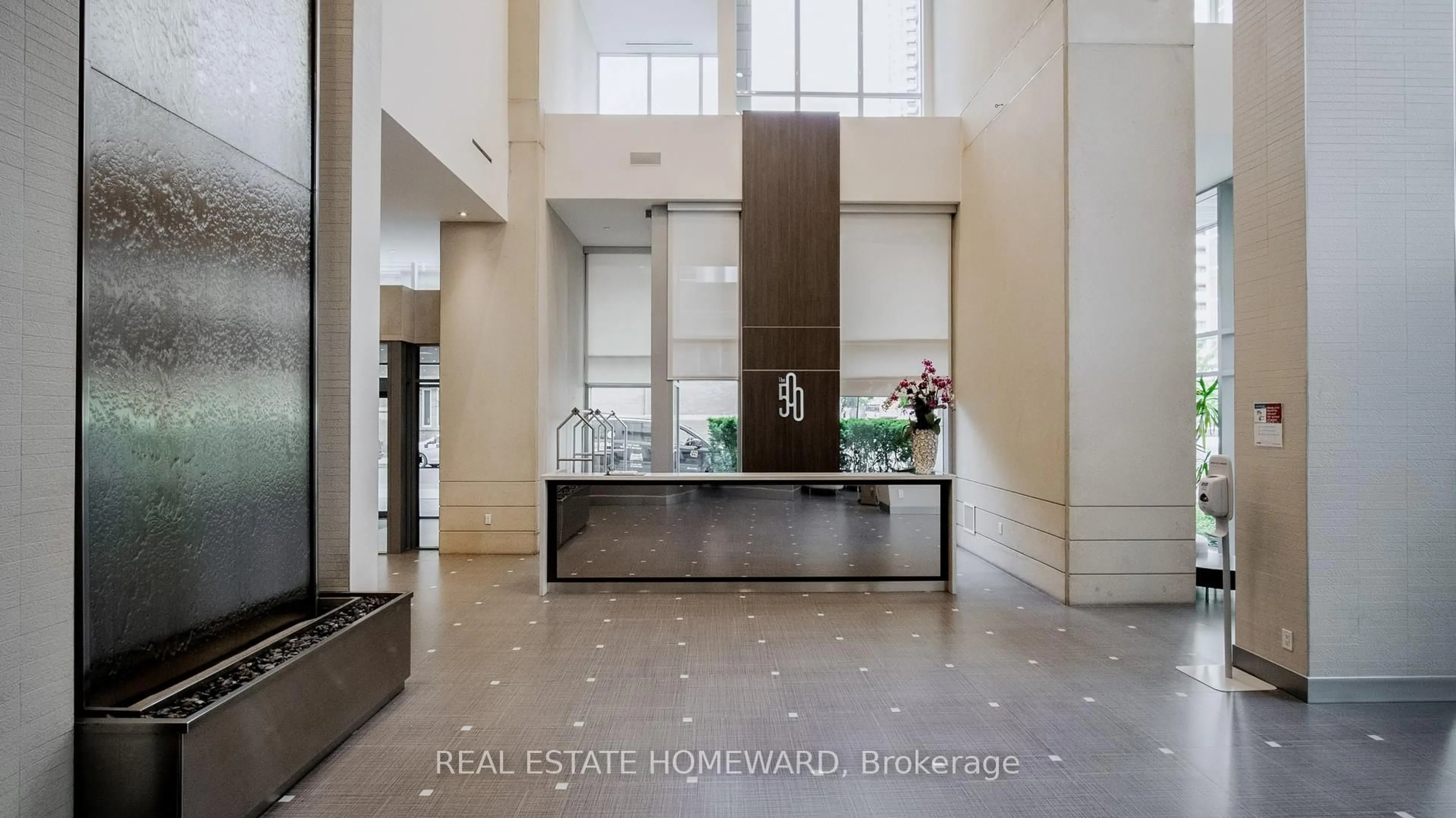 Indoor foyer for 500 Sherbourne St #2706, Toronto Ontario M4X 1L1