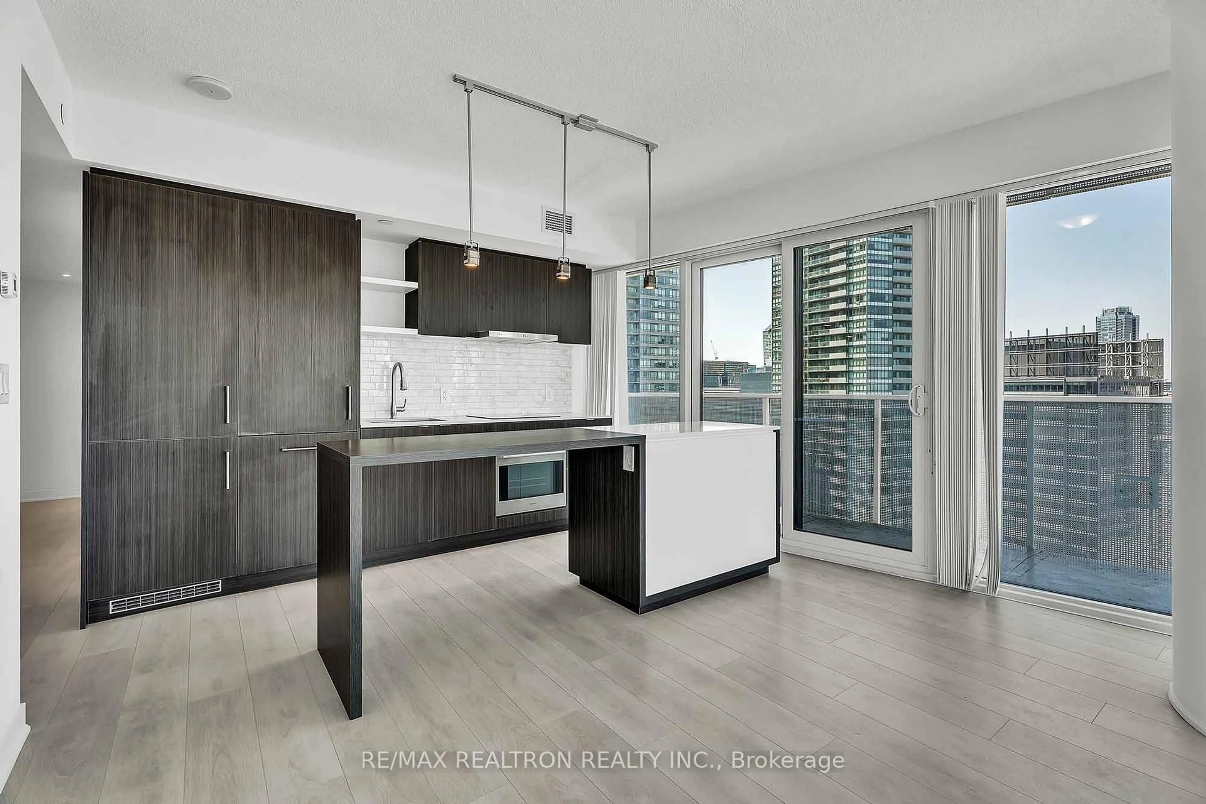 Open concept kitchen, unknown for 88 Harbour St #4004, Toronto Ontario M5J 1B7
