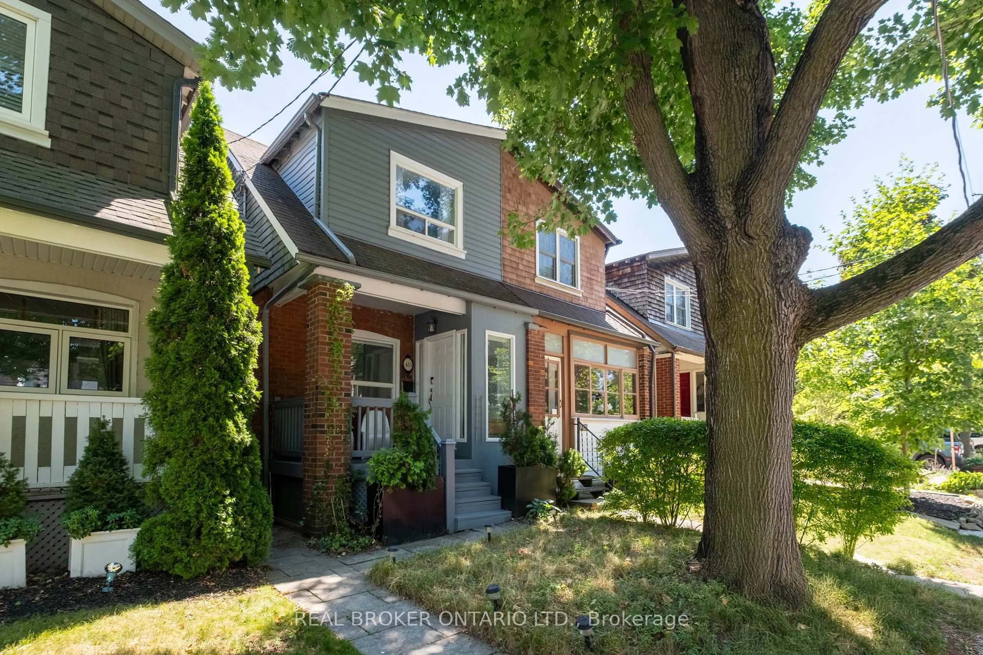 Home with brick exterior material, street for 411 Davisville Ave, Toronto Ontario M4S 1H4
