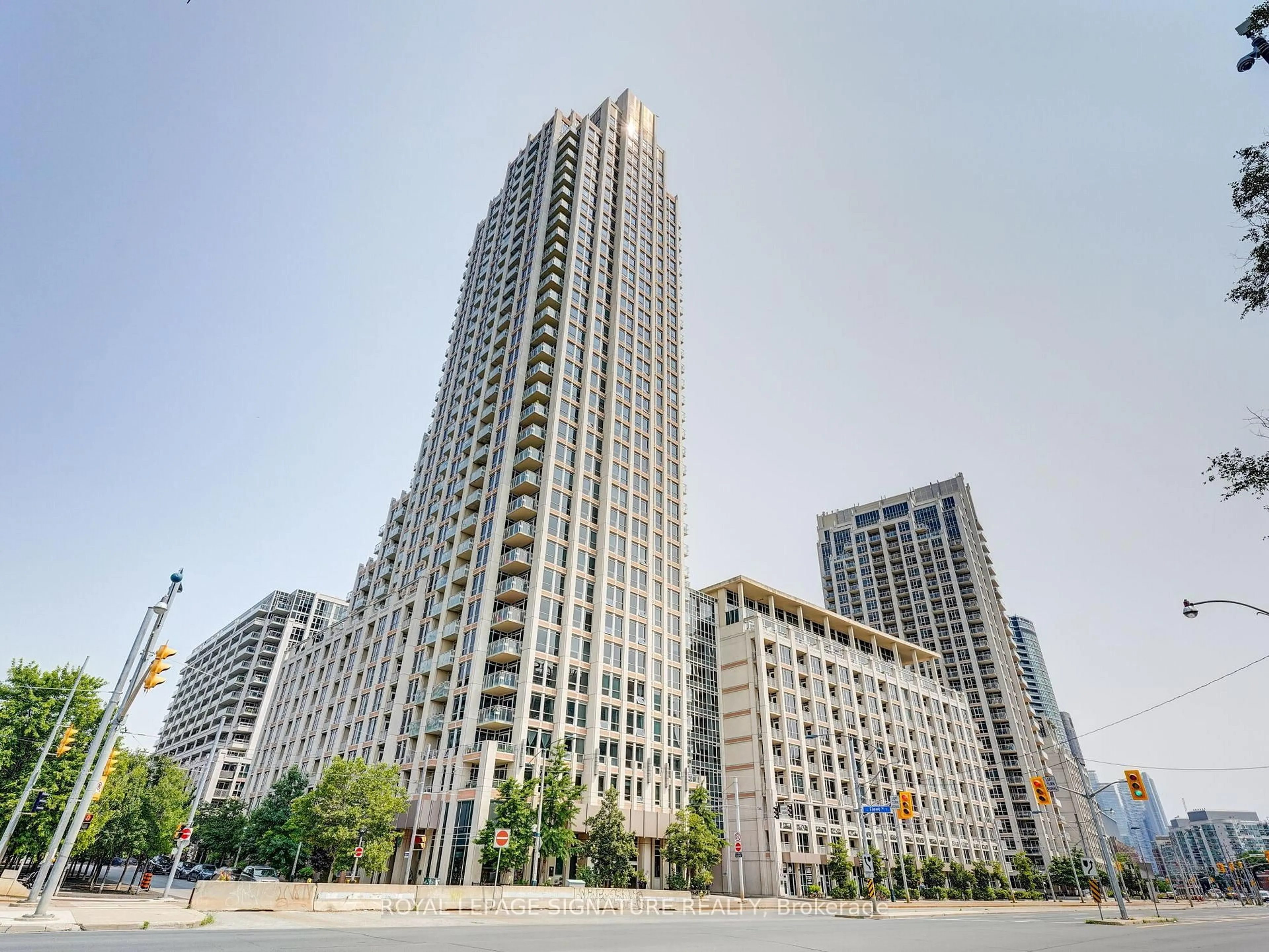 Unknown for 628 Fleet St #203, Toronto Ontario M5V 1A8
