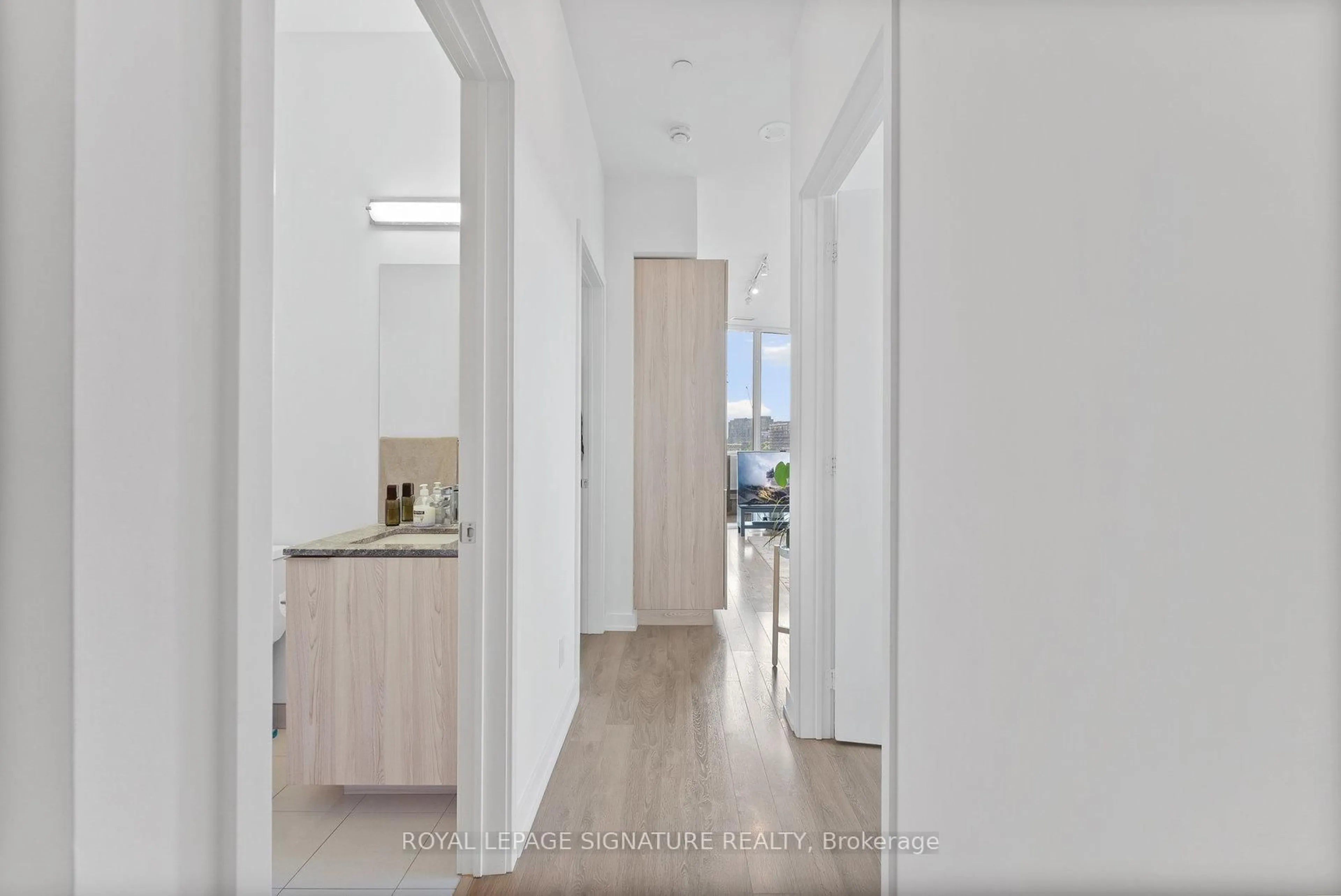 Indoor entryway for 50 Ordnance St #407, Toronto Ontario M6K 0C9