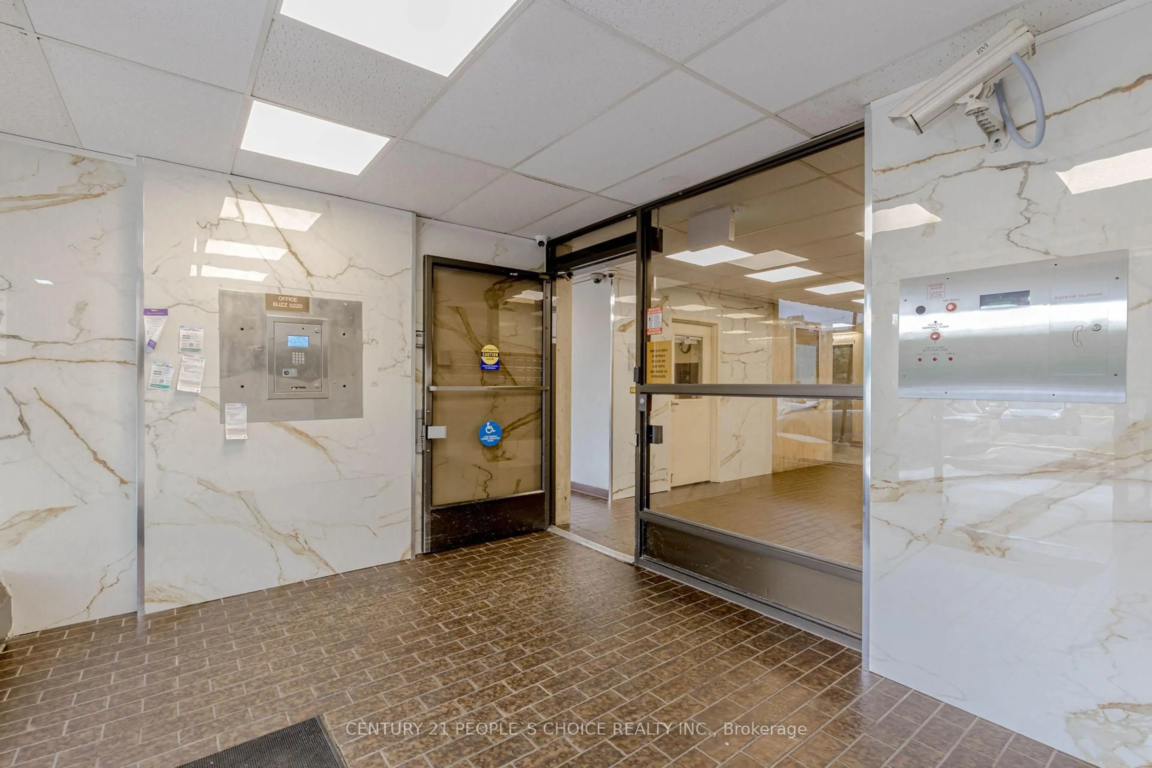 Indoor foyer for 45 Sunrise Ave #1105, Toronto Ontario M4A 2S3