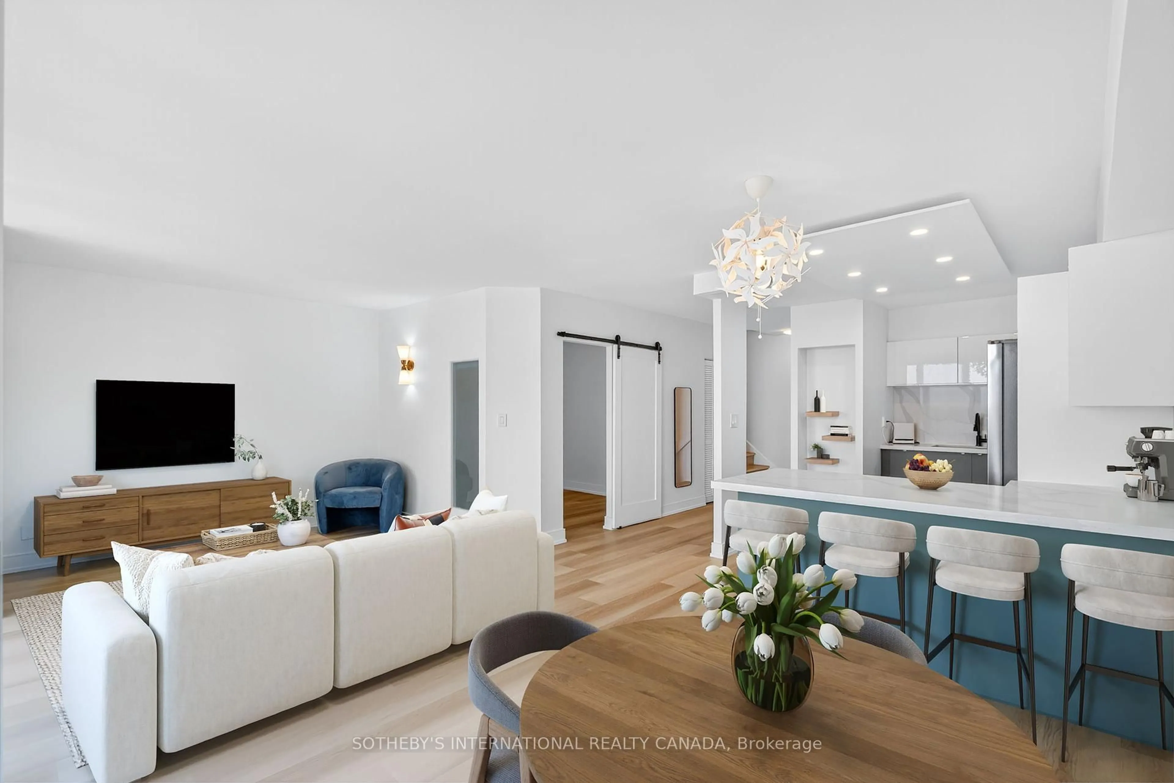 Living room with furniture, unknown for 33 Harbour Sq #1423, Toronto Ontario M5J 2G2