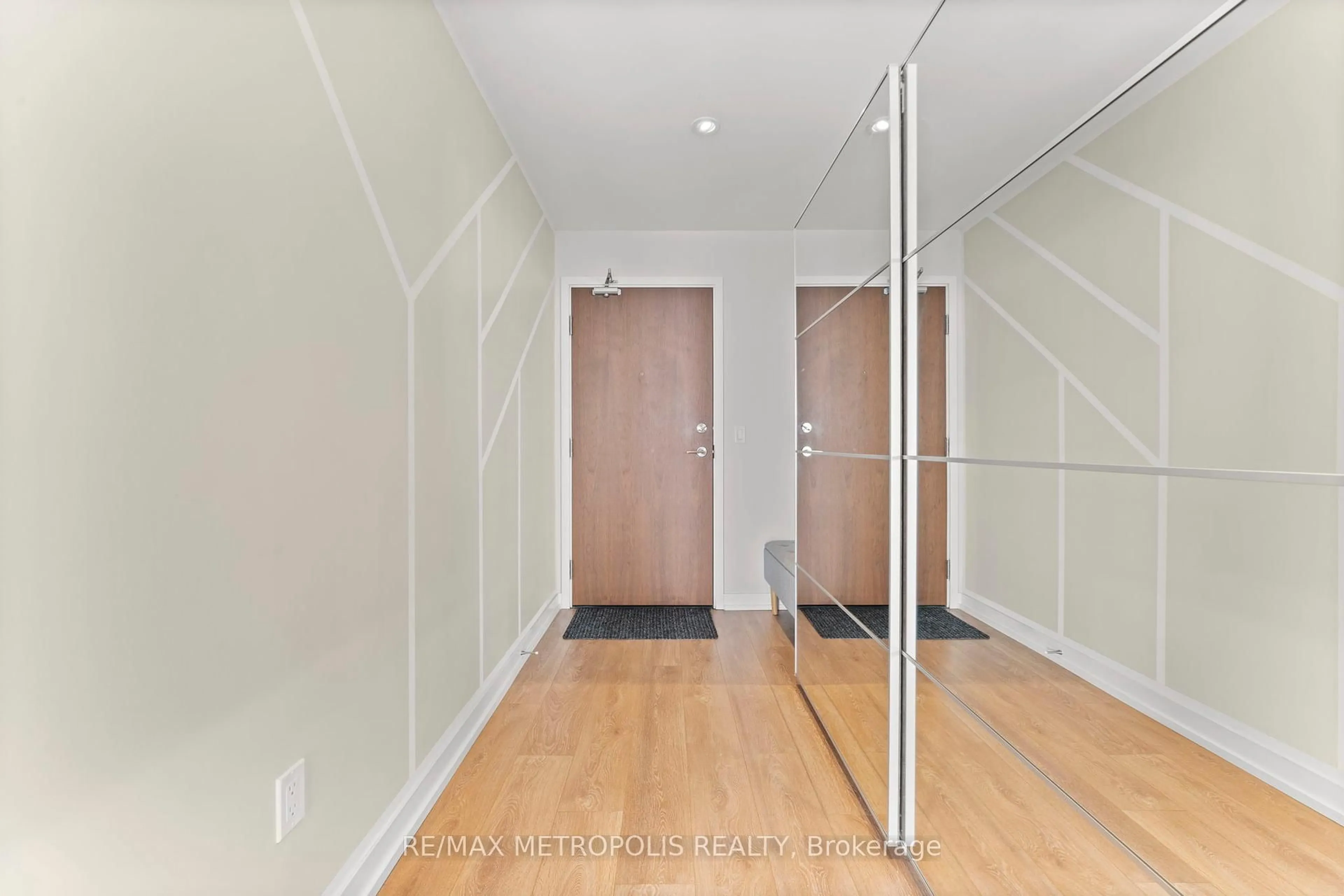 A pic of a room for 117 McMahon Dr #SPH11, Toronto Ontario M2K 0E4