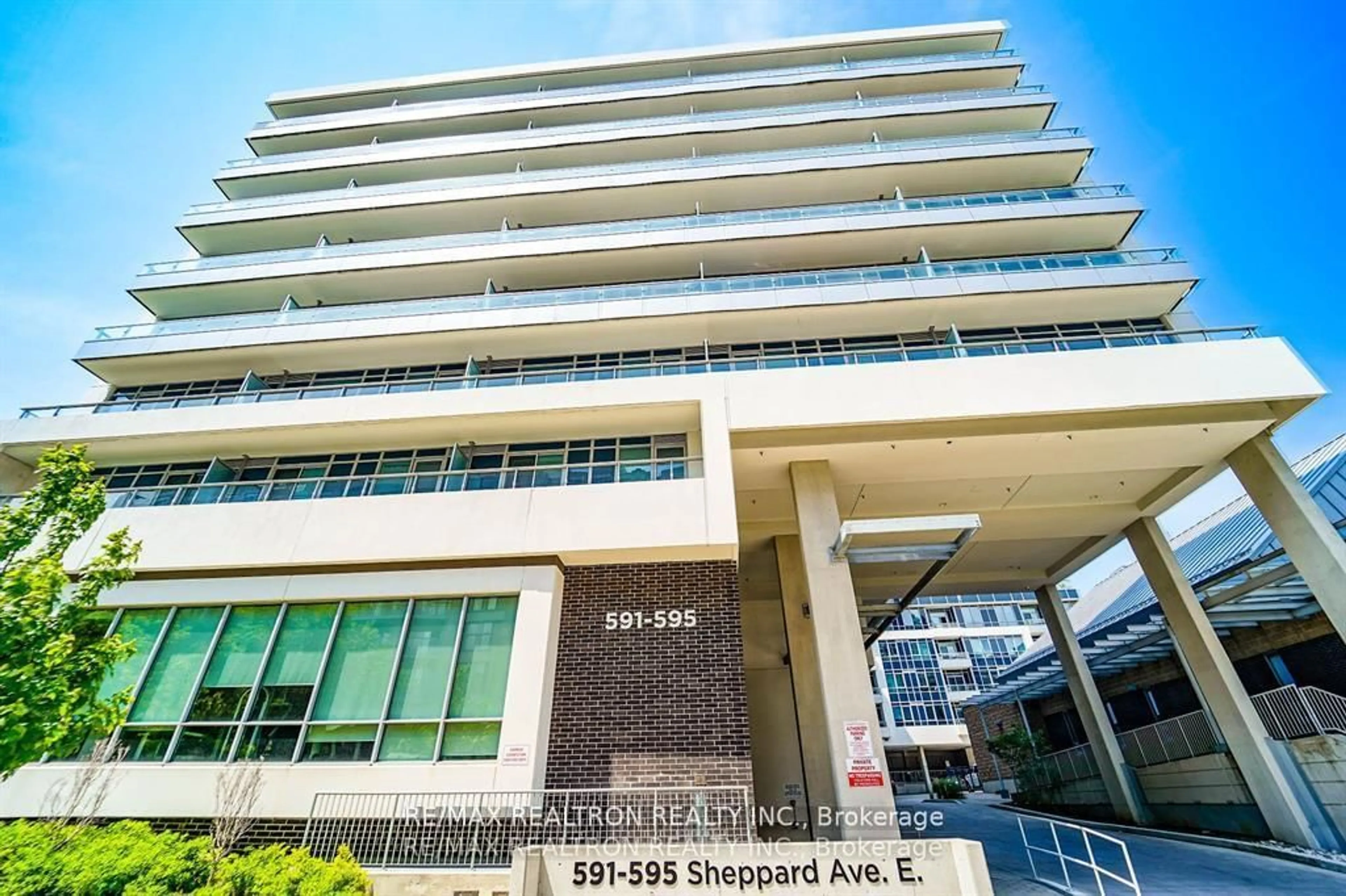 Indoor foyer for 591 Sheppard Ave #923, Toronto Ontario M2K 1B4