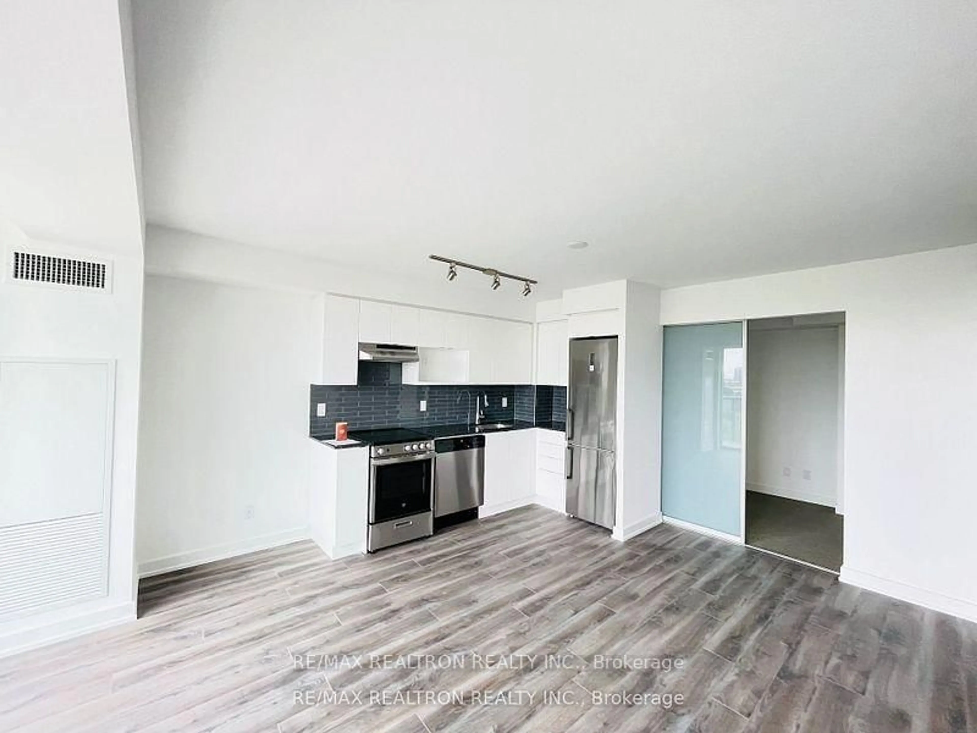 A pic of a room for 120 Varna Dr #1007, Toronto Ontario M6A 0B3
