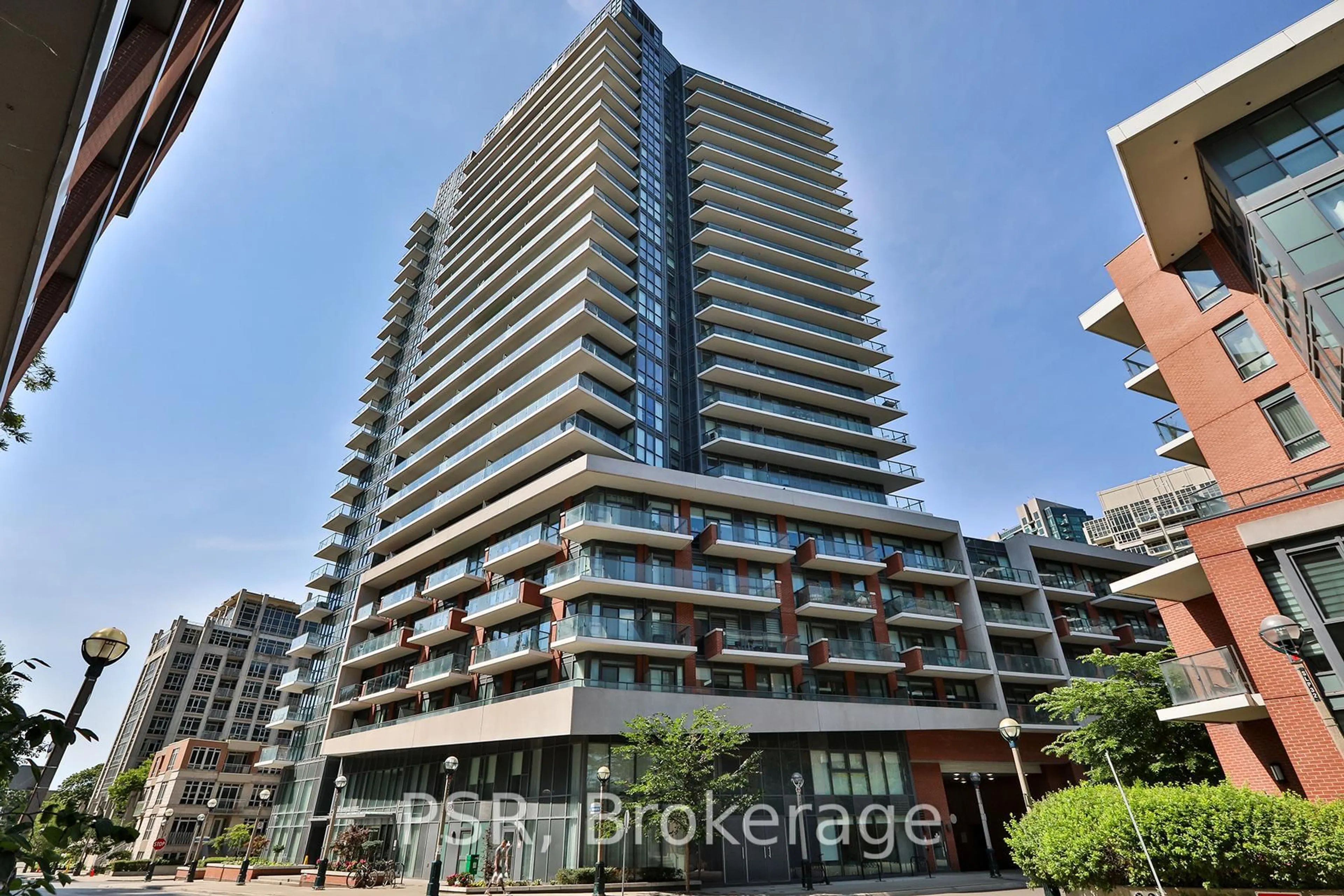 Indoor foyer for 38 Iannuzzi St #LPH05, Toronto Ontario M5V 0S2