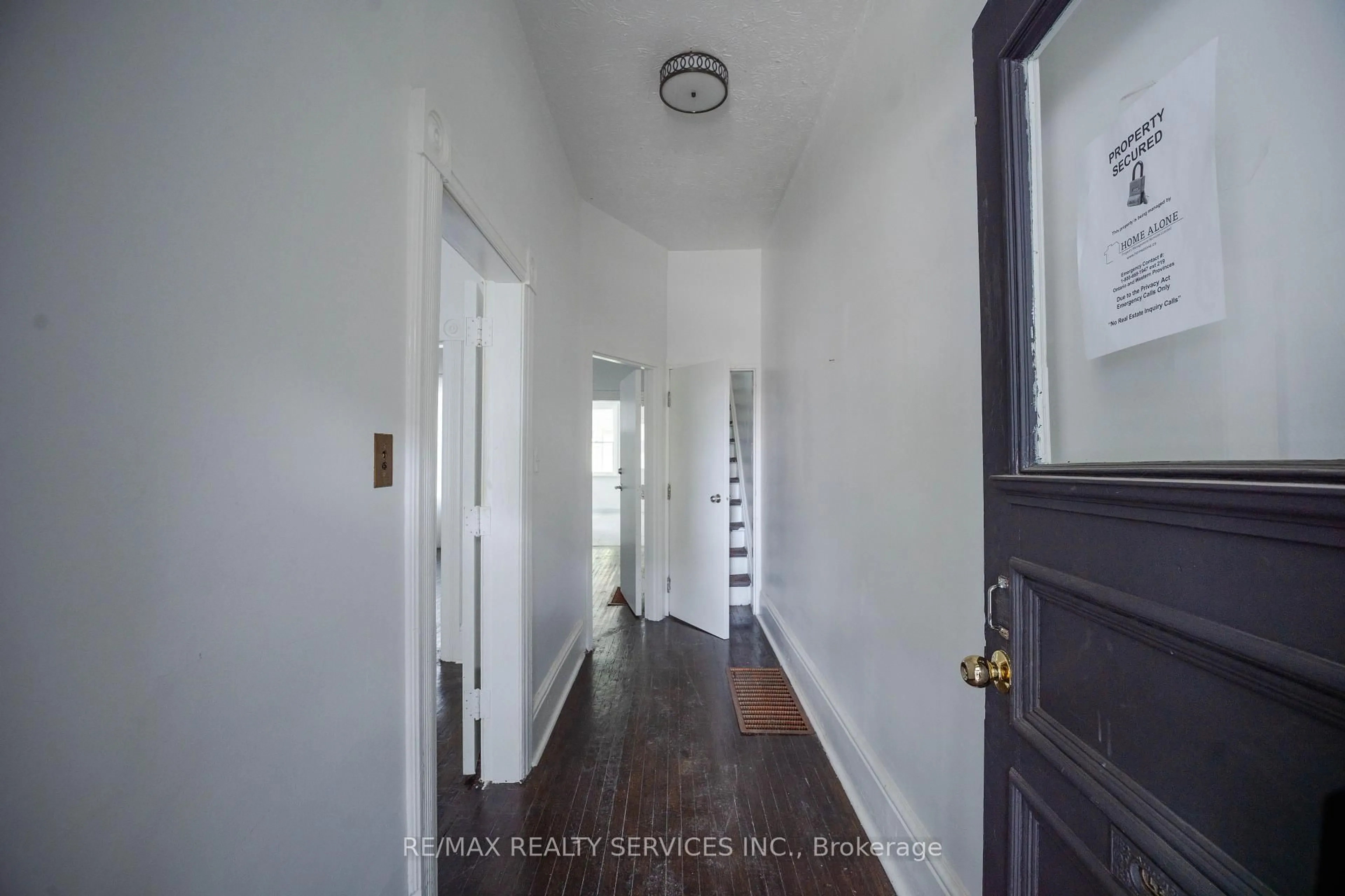 Indoor entryway for 191 Gladstone Ave, Toronto Ontario M6J 3L3