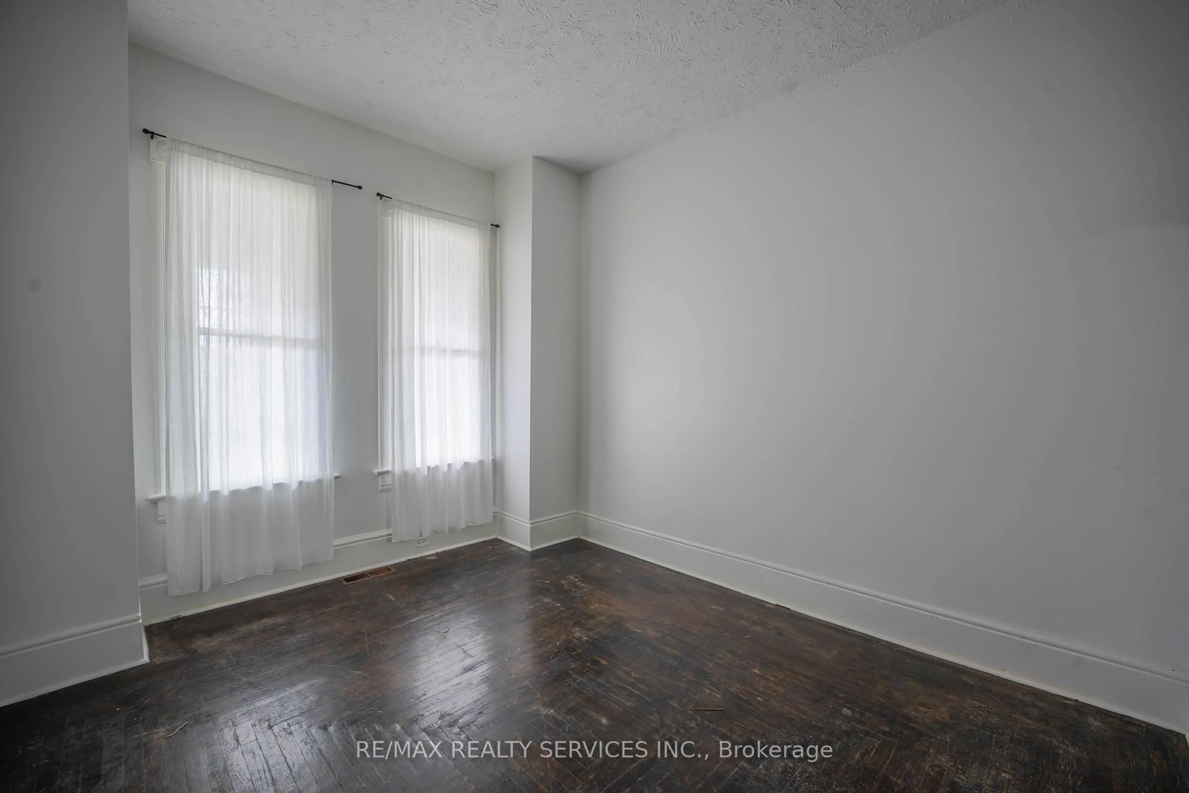 A pic of a room for 191 Gladstone Ave, Toronto Ontario M6J 3L3