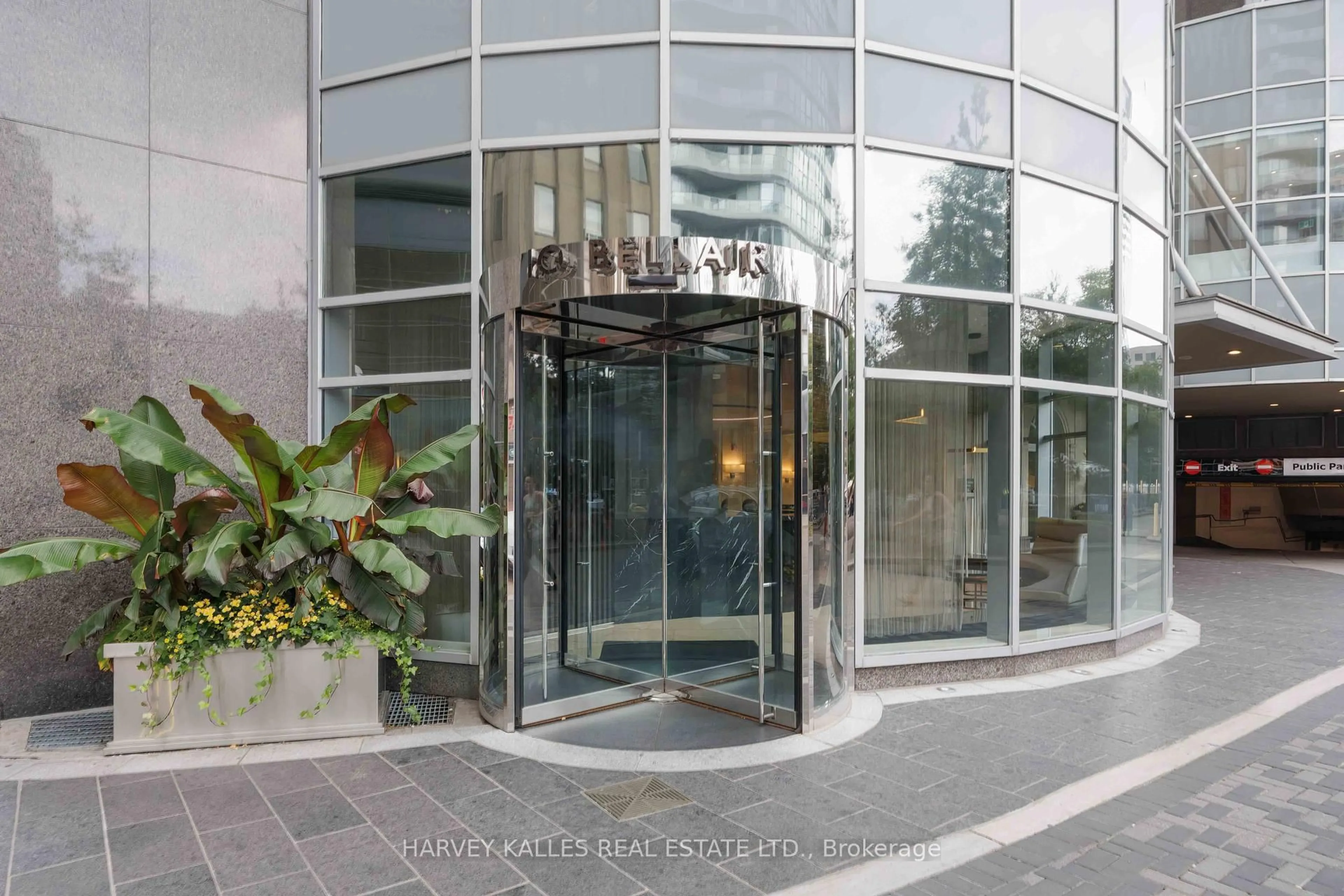 Indoor foyer for 10 Bellair St #1403, Toronto Ontario M5R 3T8