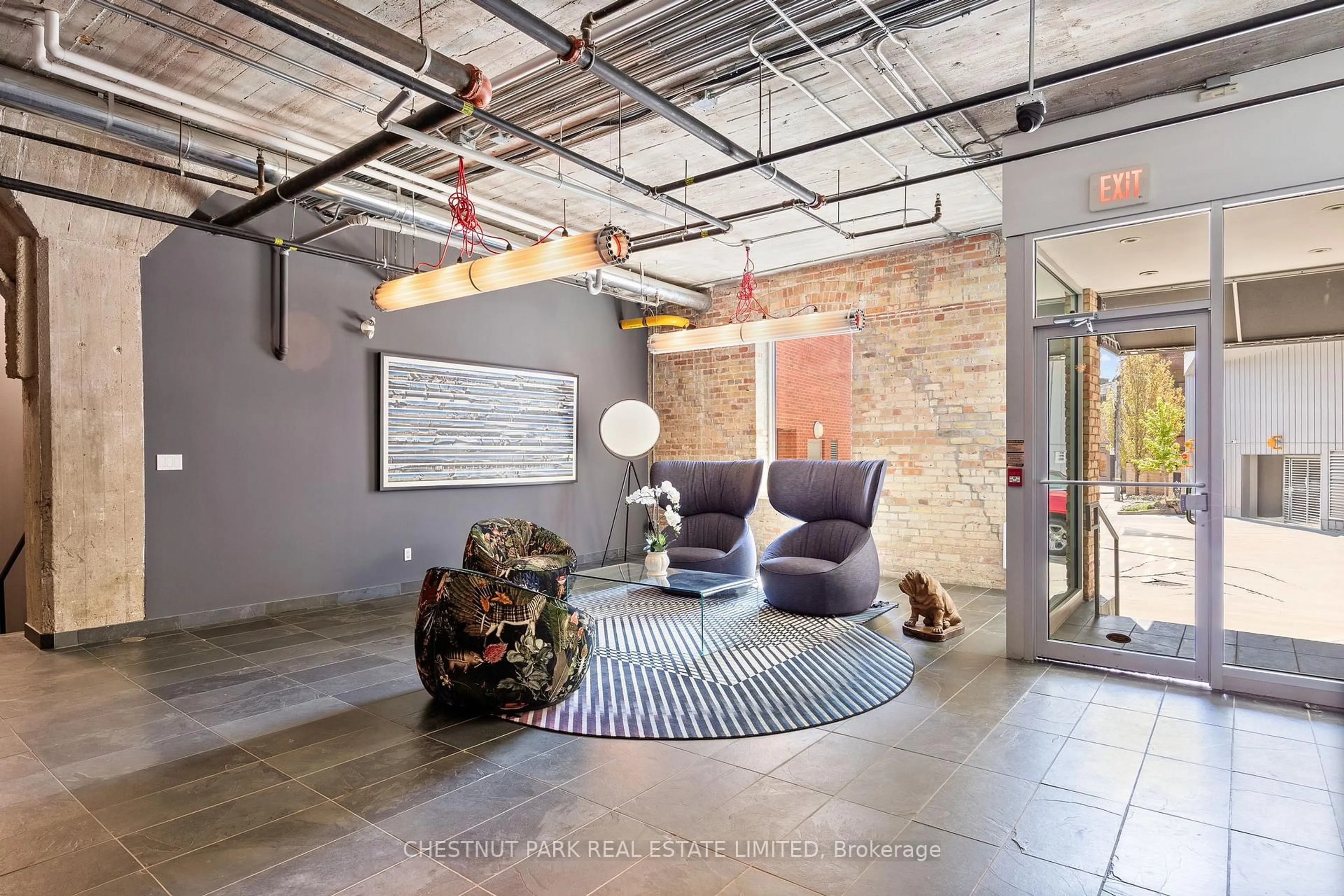 Indoor foyer for 113 Dupont St #201, Toronto Ontario M5R 1V4