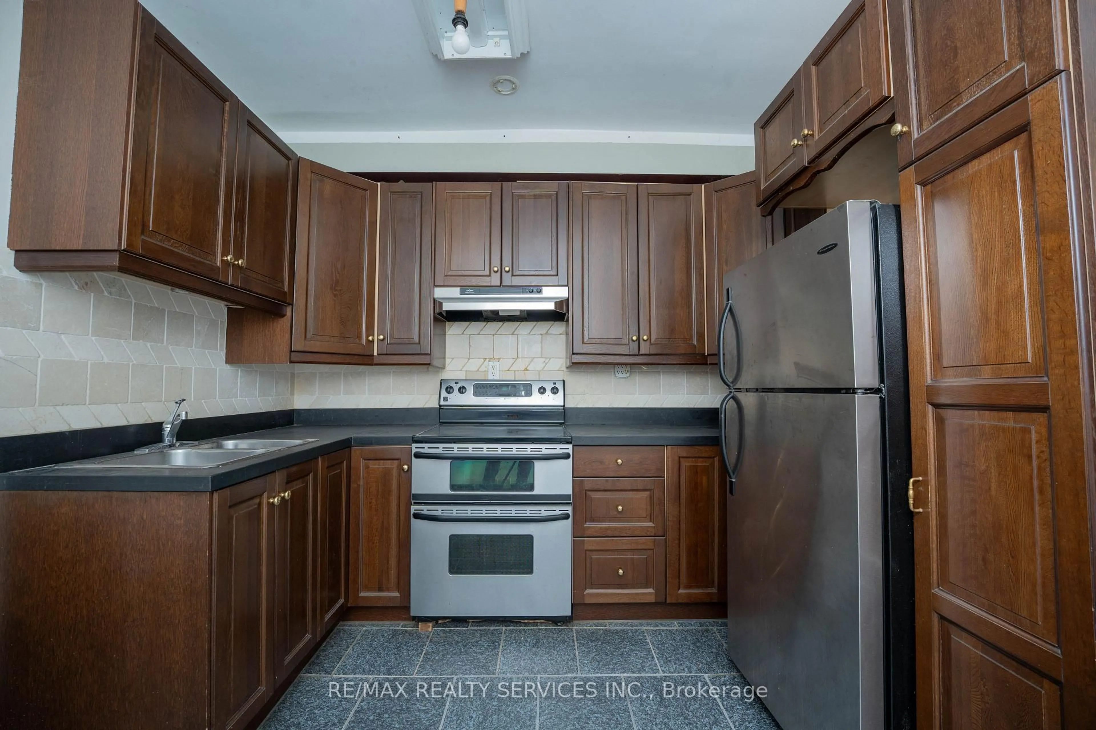 Standard kitchen, unknown for 187 Gladstone Ave, Toronto Ontario M6J 3L3