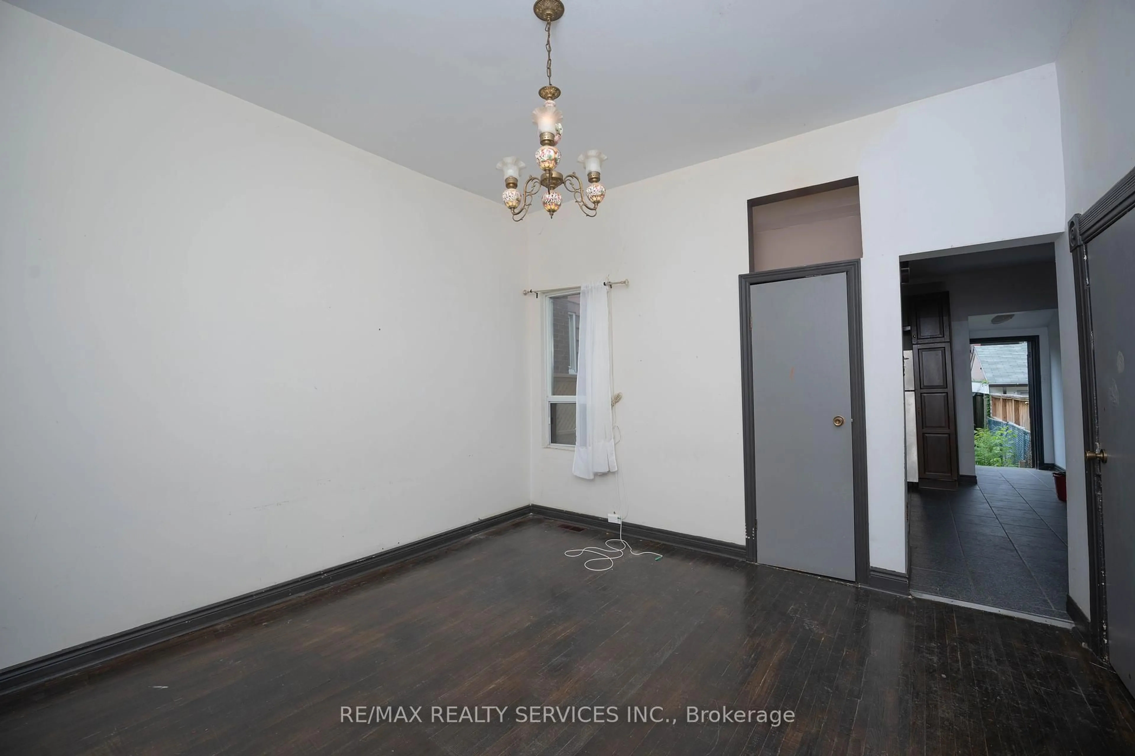 A pic of a room for 187 Gladstone Ave, Toronto Ontario M6J 3L3