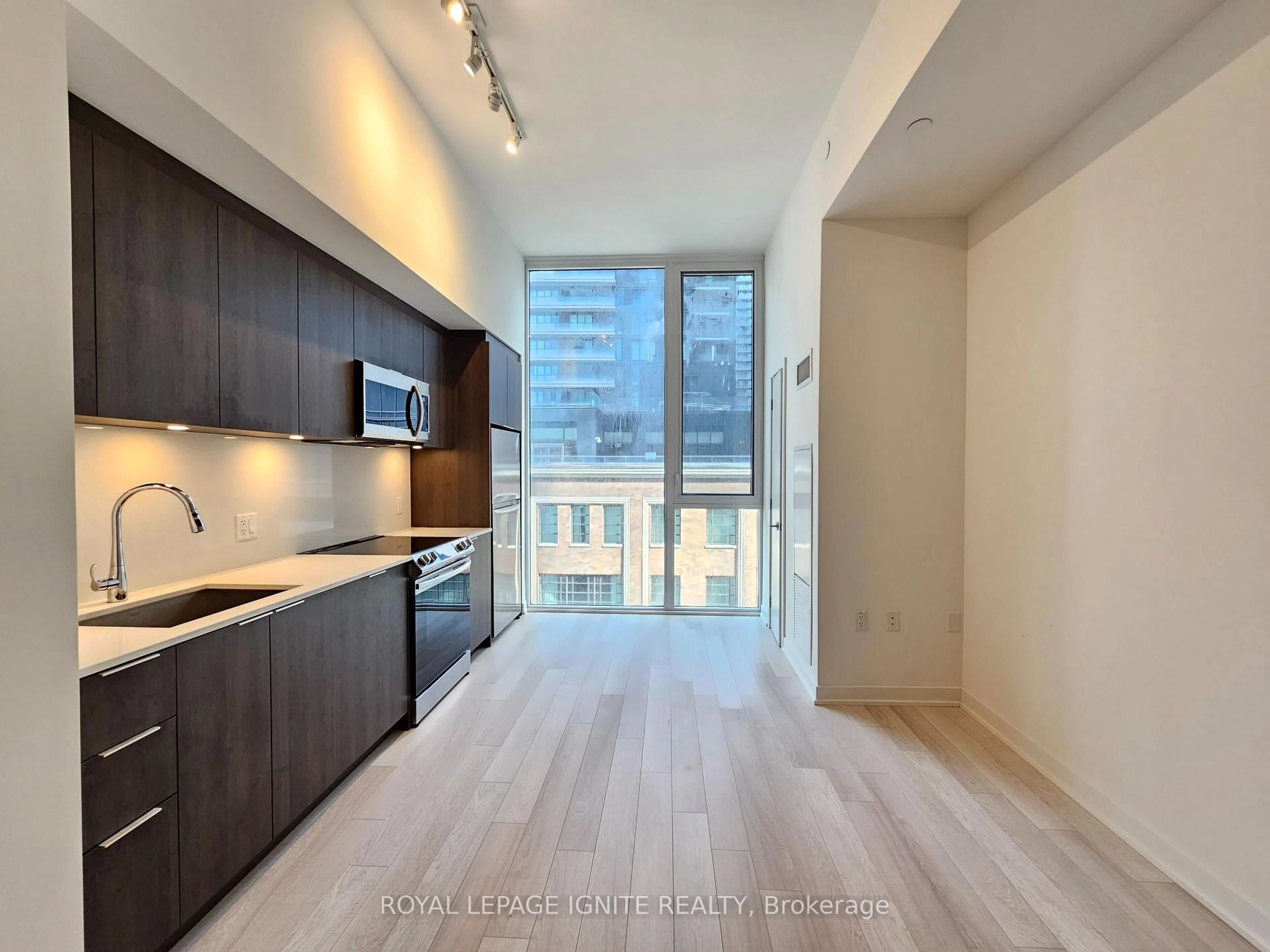 Unknown for 357 King St #504, Toronto Ontario M5V 0S7