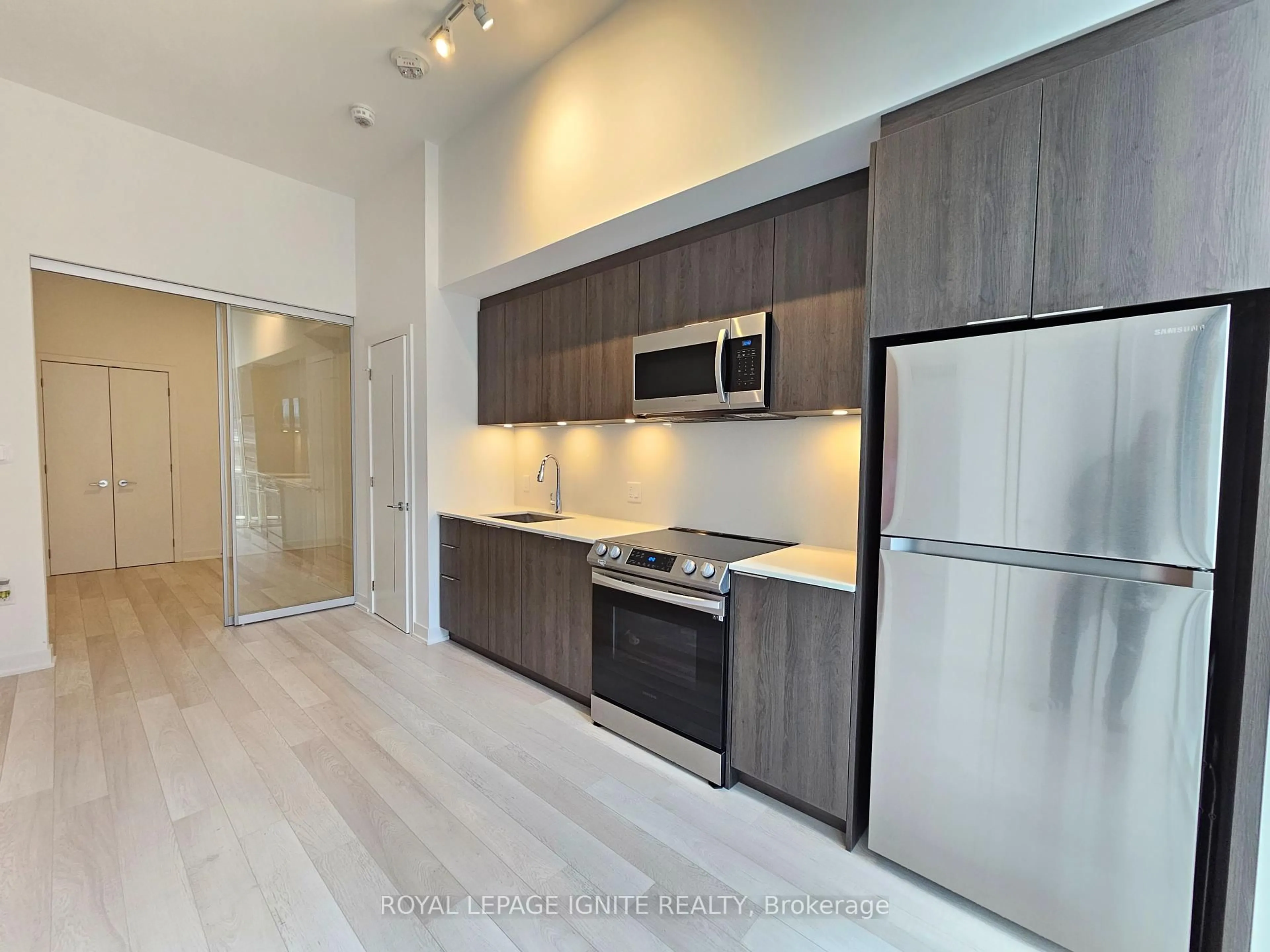 Unknown for 357 King St #504, Toronto Ontario M5V 0S7