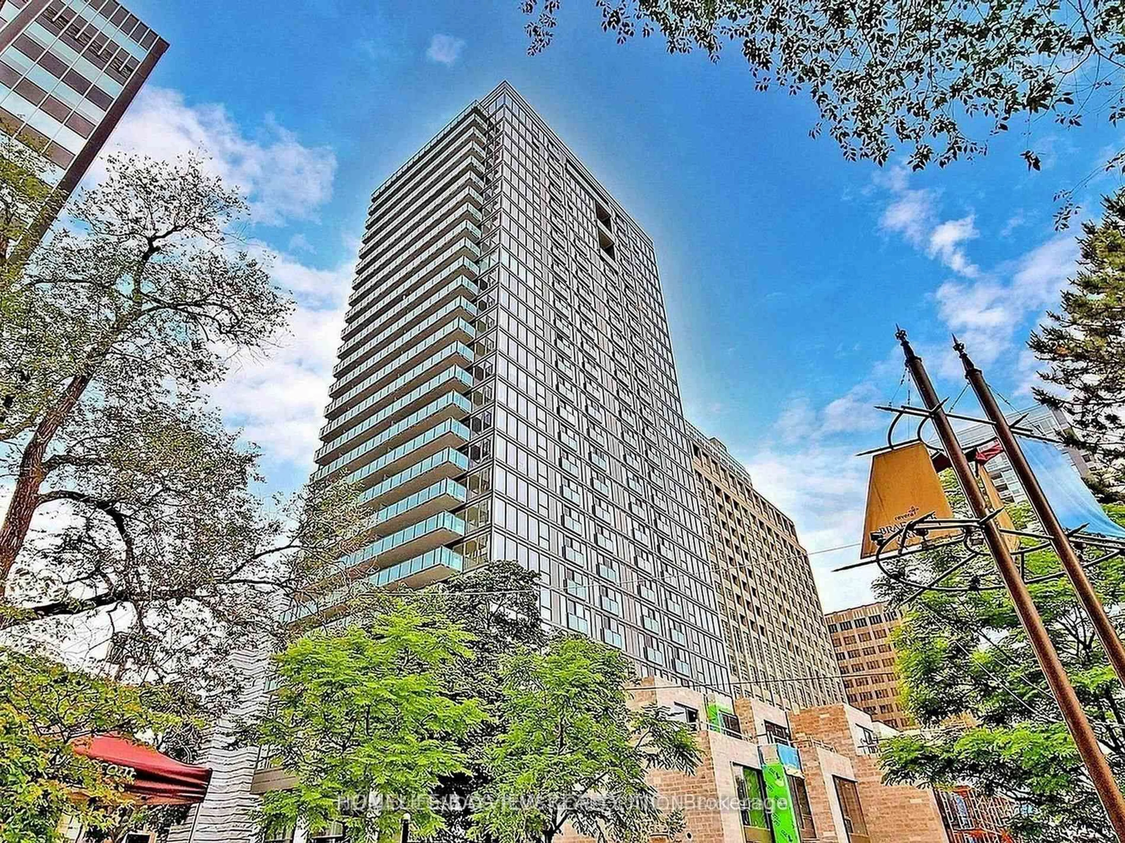 Indoor foyer for 99 Foxbar Rd #2305, Toronto Ontario M4V 0B2