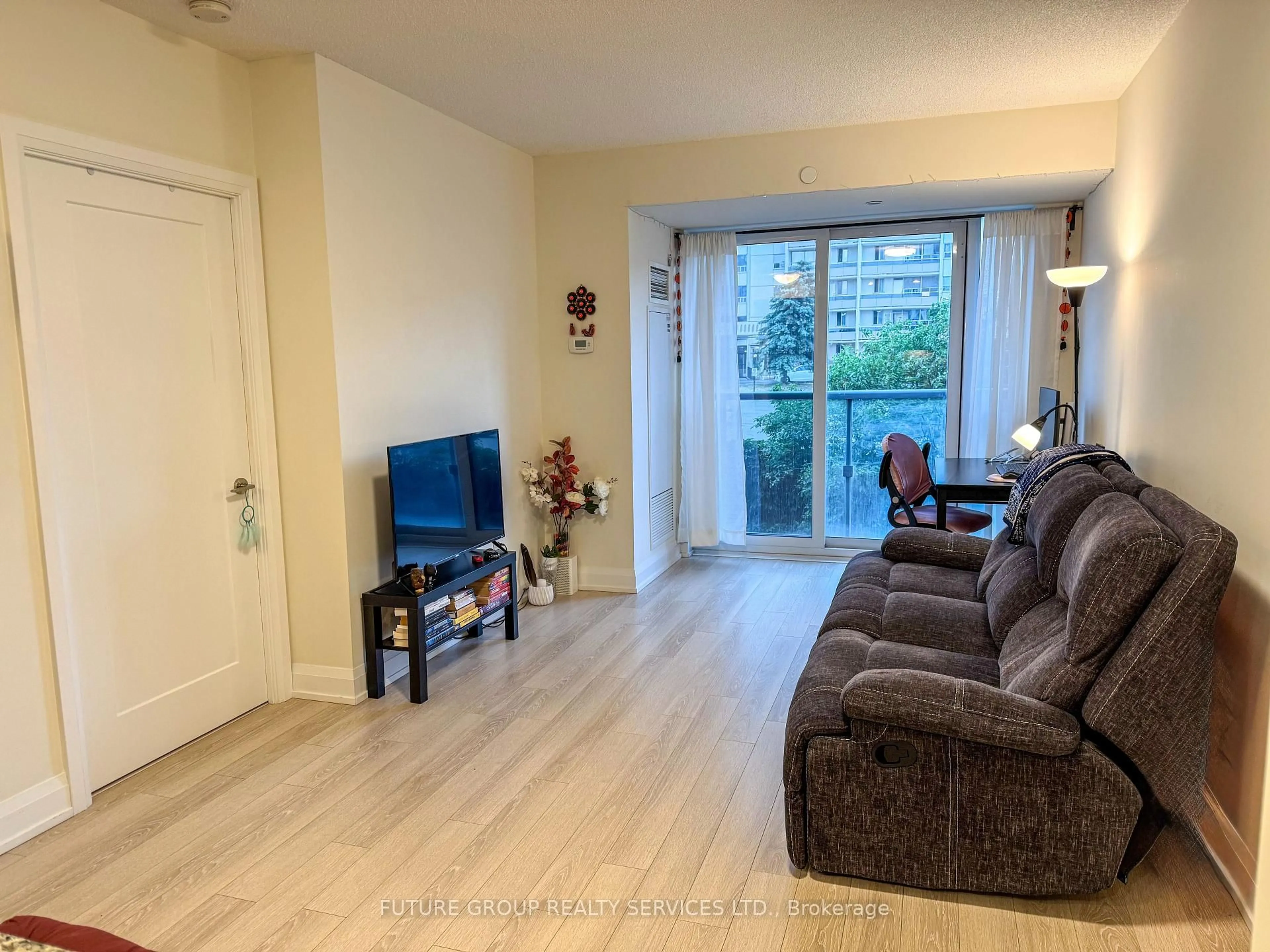 A pic of a room for 18 Graydon Hall Dr #306, Toronto Ontario M3A 2Z9
