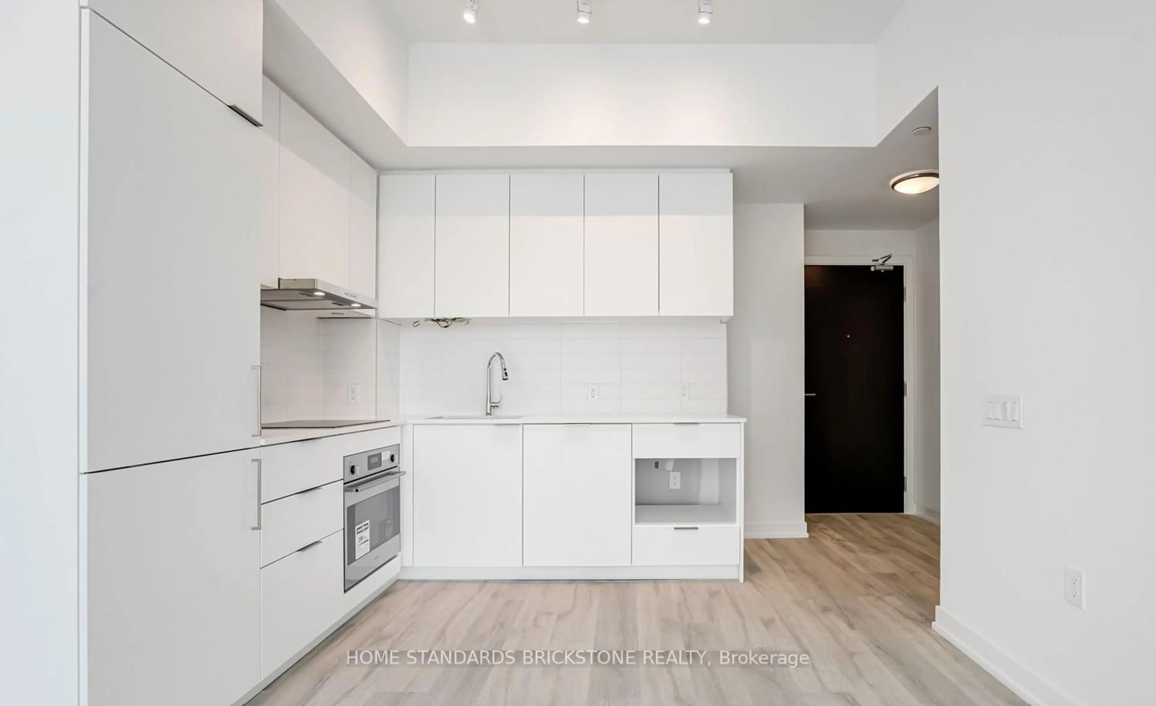 Standard kitchen, unknown for 8 Olympic Gdn S Dr #1011, Toronto Ontario M2N 0B9