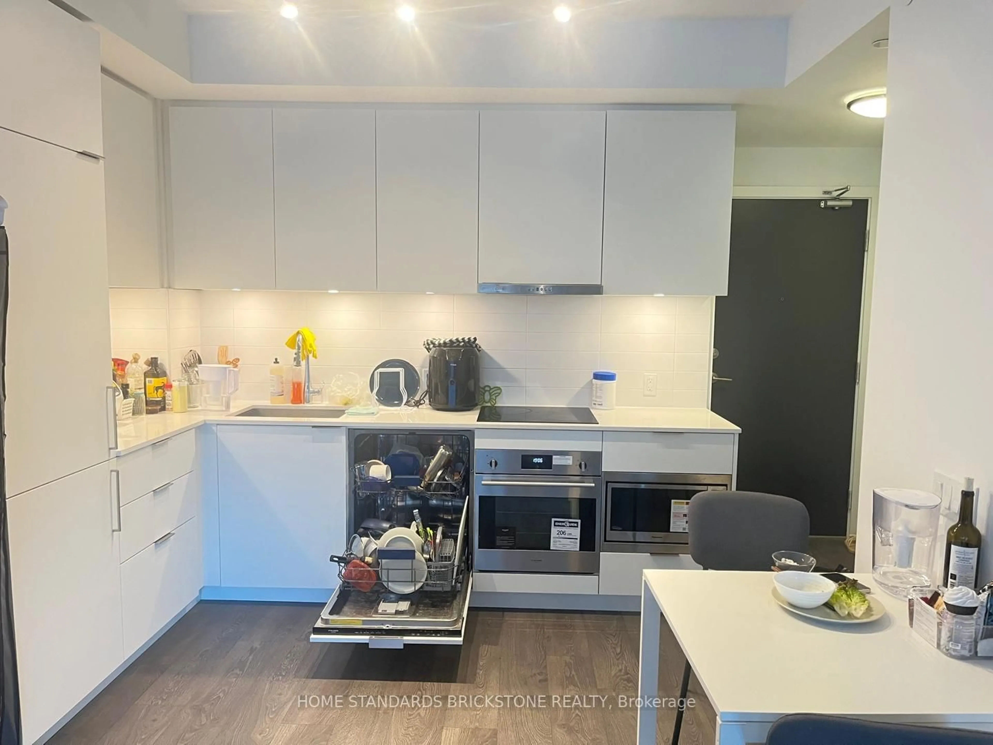 Standard kitchen, unknown for 8 Olympic Gdn S Dr #1011, Toronto Ontario M2N 0B9