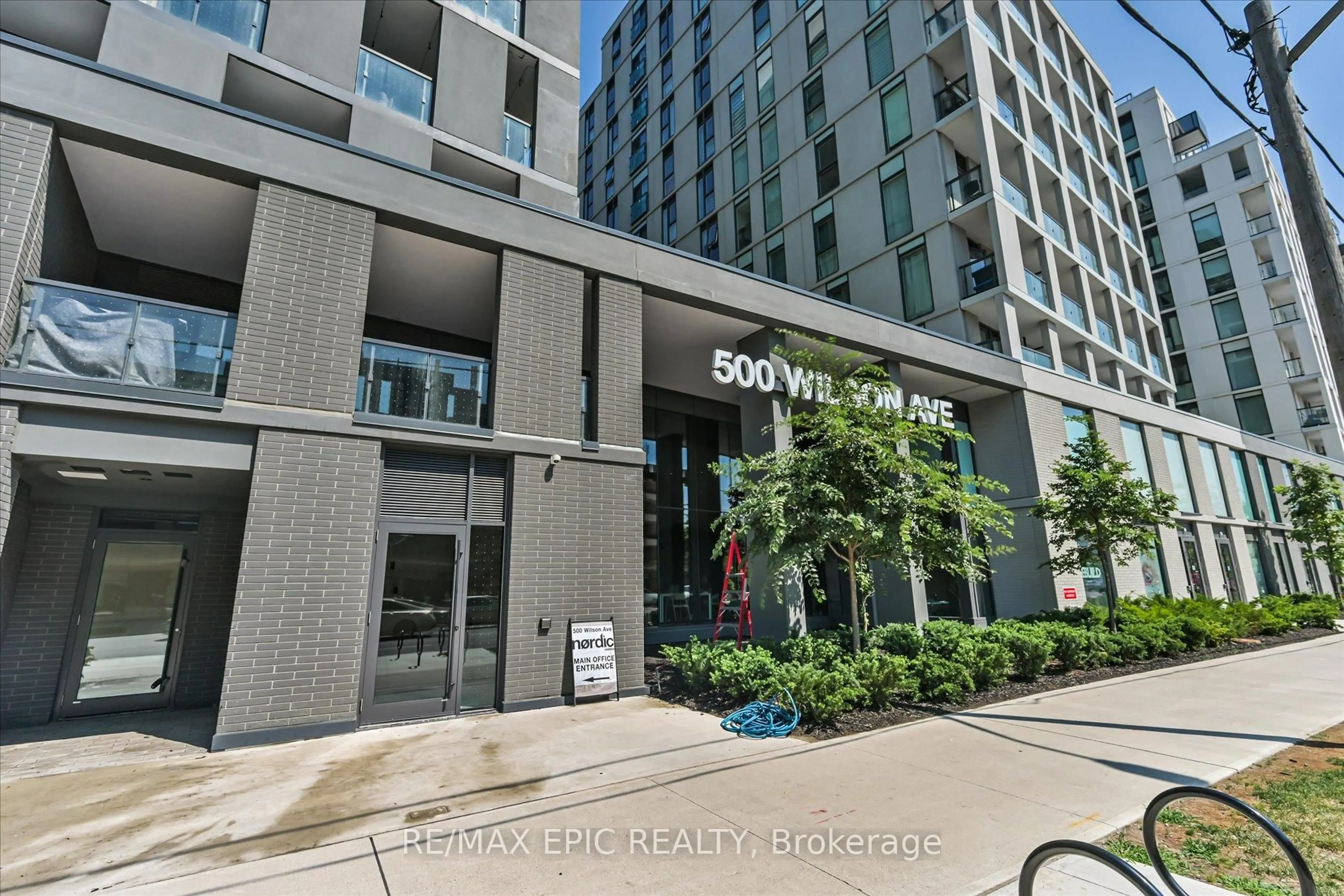 Indoor foyer for 500 Wilson Ave #622, Toronto Ontario M3H 0E5