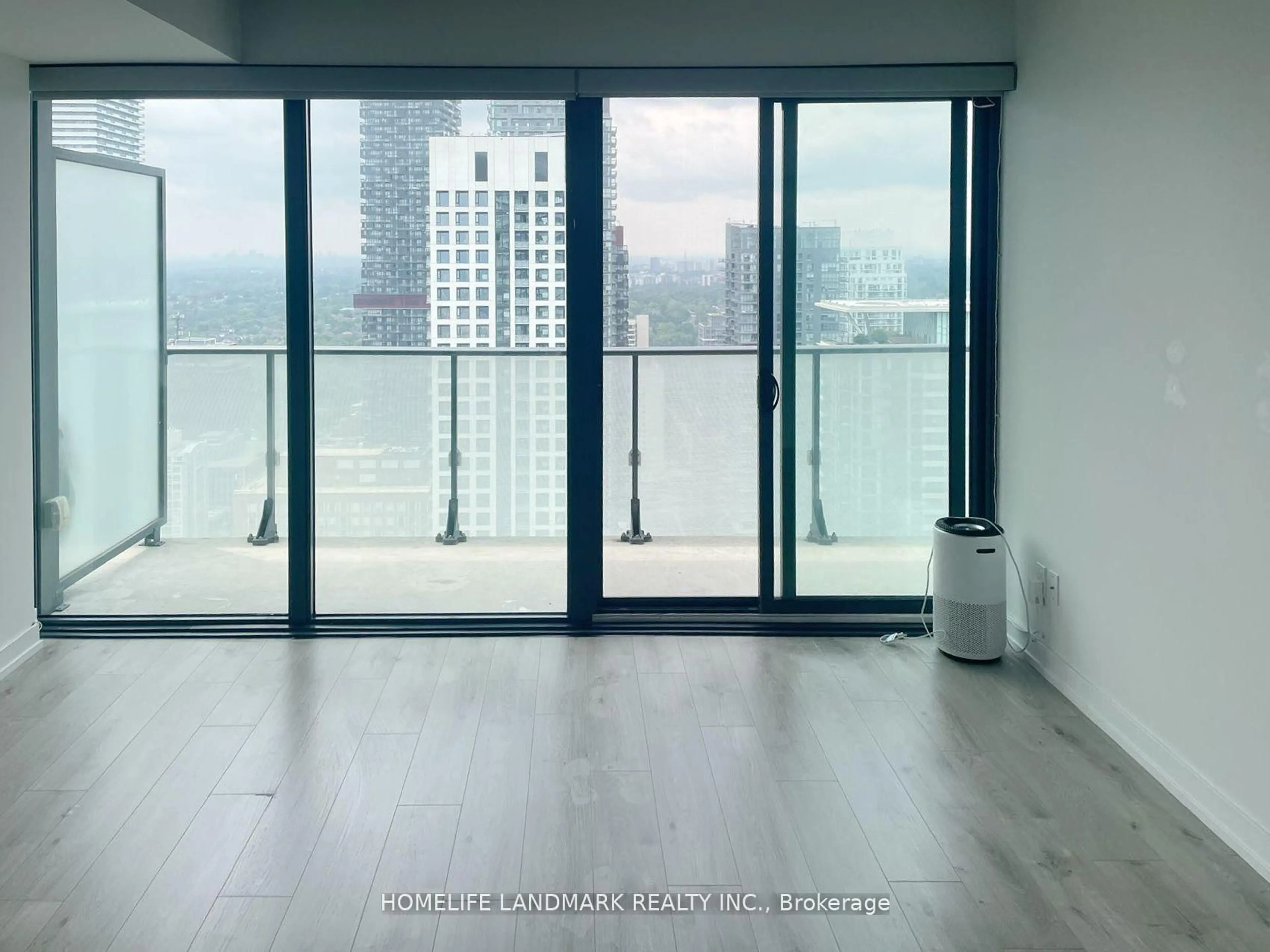 A pic of a room for 161 Roehampton Ave #3901, Toronto Ontario M4P 1P9