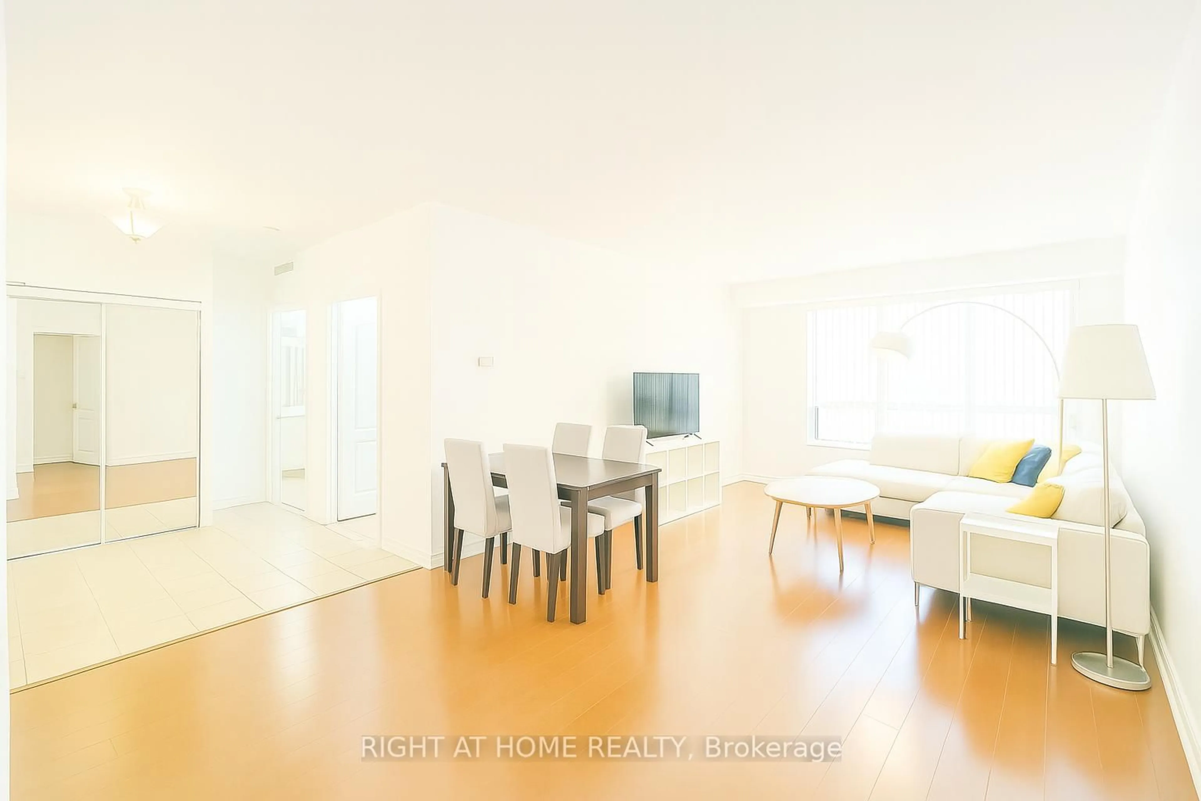 A pic of a room for 33 Empress Ave #ph506, Toronto Ontario M2N 6Y7
