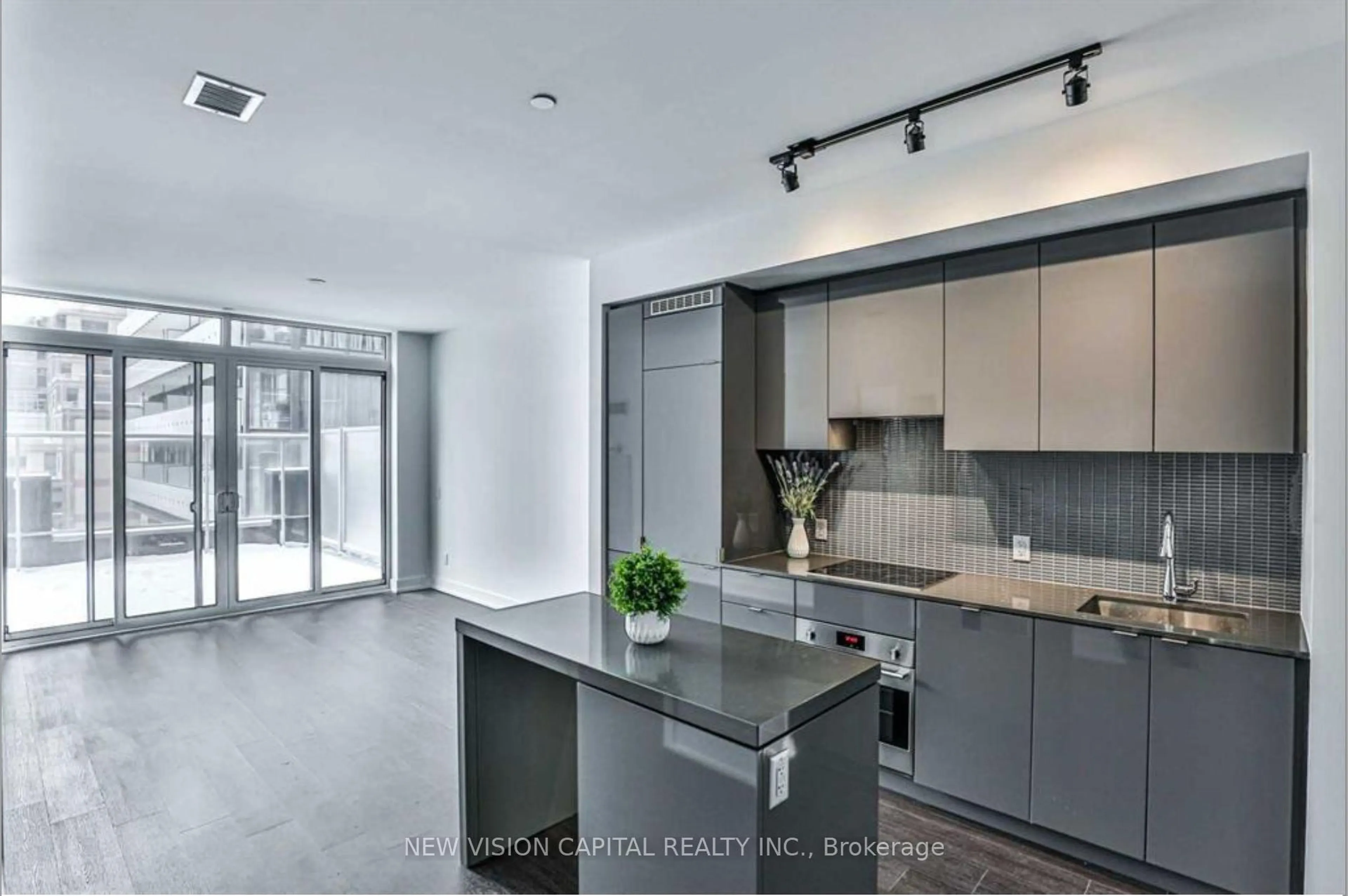 Contemporary kitchen, unknown for 7 Grenville St #715, Toronto Ontario M4Y 0E9