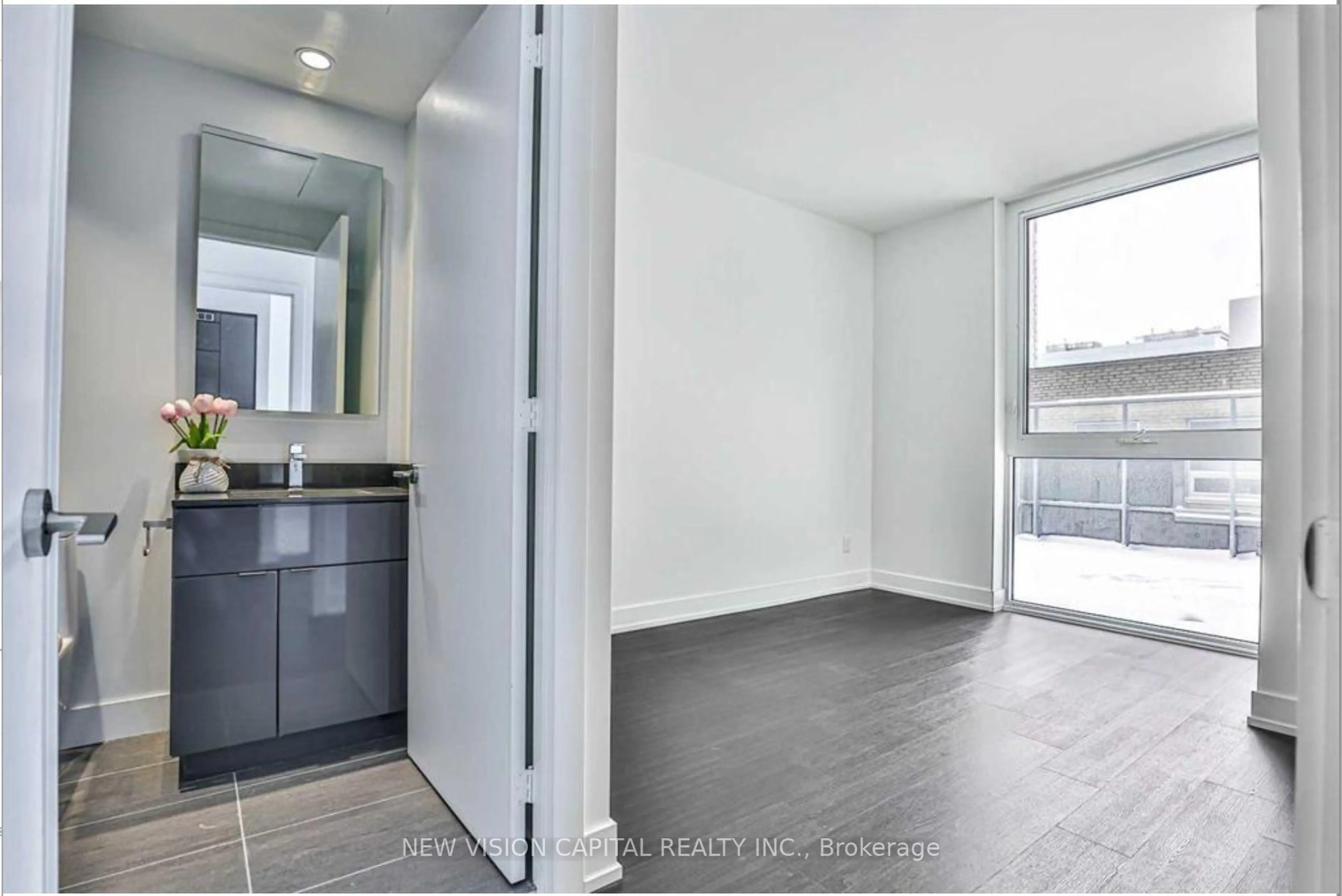 Unknown for 7 Grenville St #715, Toronto Ontario M4Y 0E9