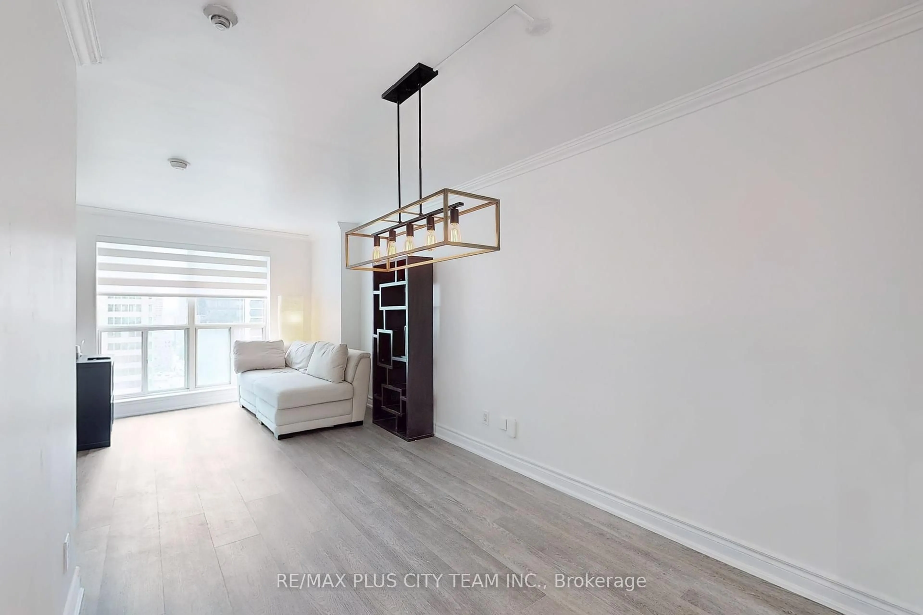 A pic of a room for 8 Park Rd #2515, Toronto Ontario M4W 3S5