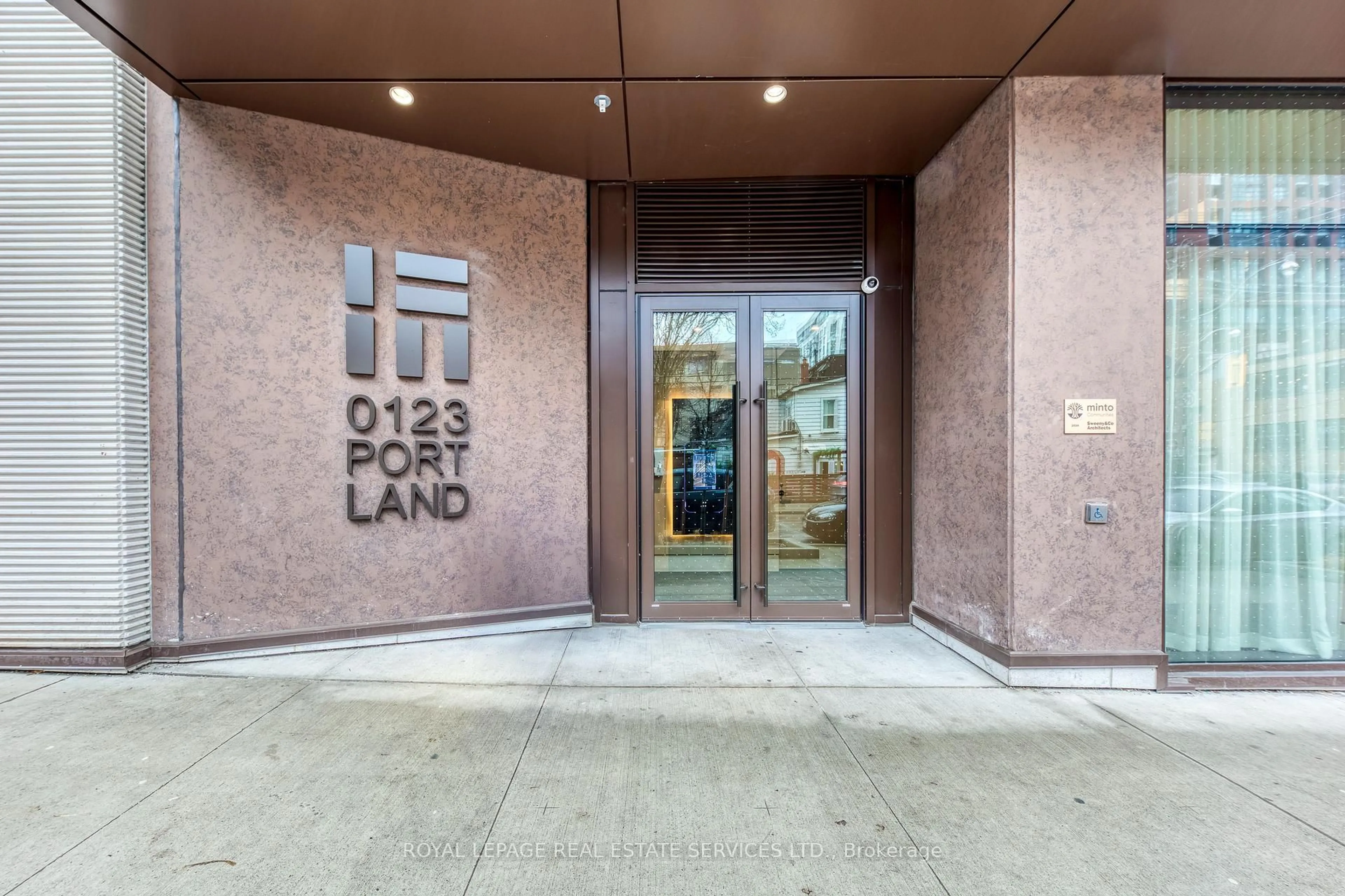 Indoor foyer for 123 Portland St #1004, Toronto Ontario M5V 0V9