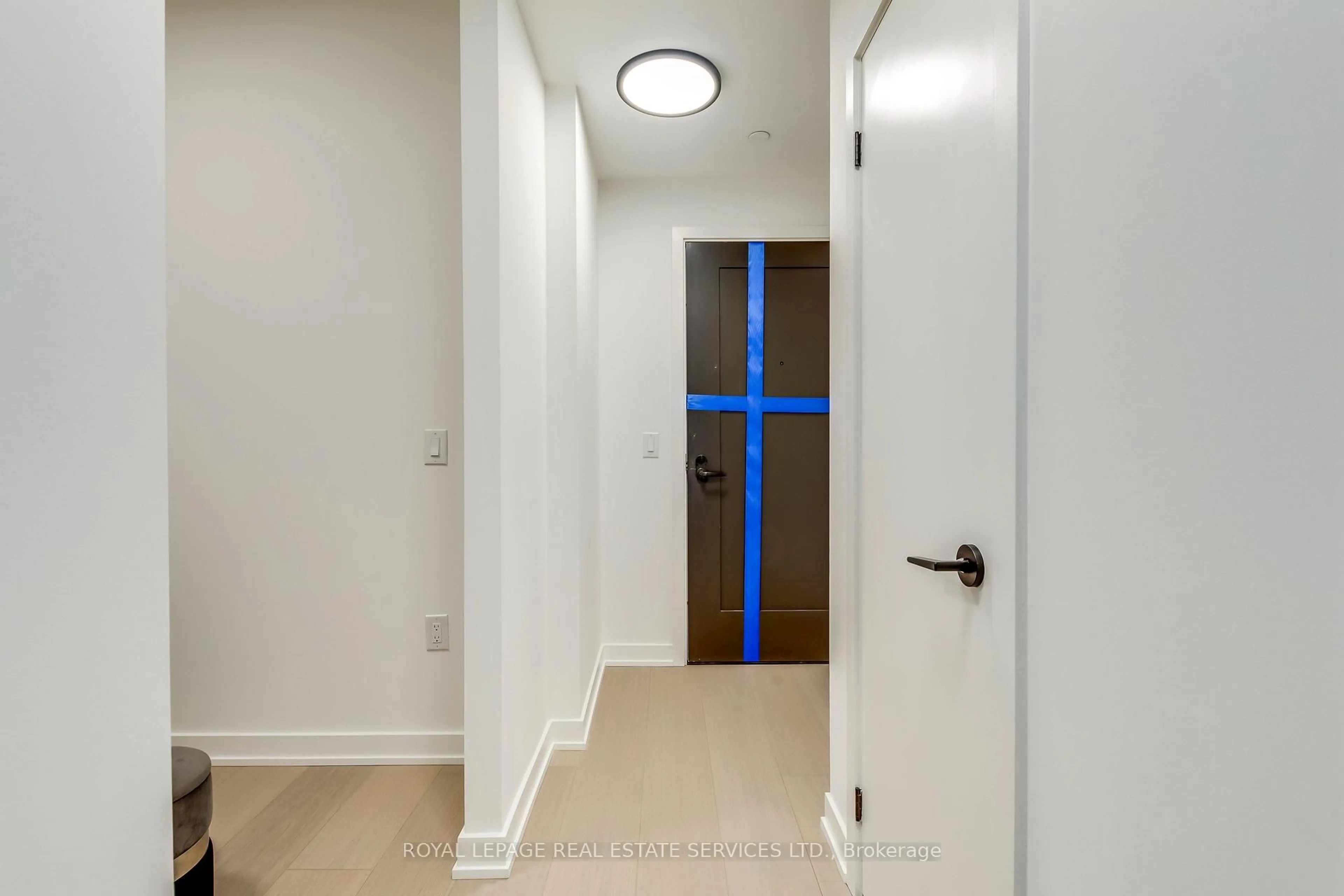 Indoor entryway for 123 Portland St #1004, Toronto Ontario M5V 0V9