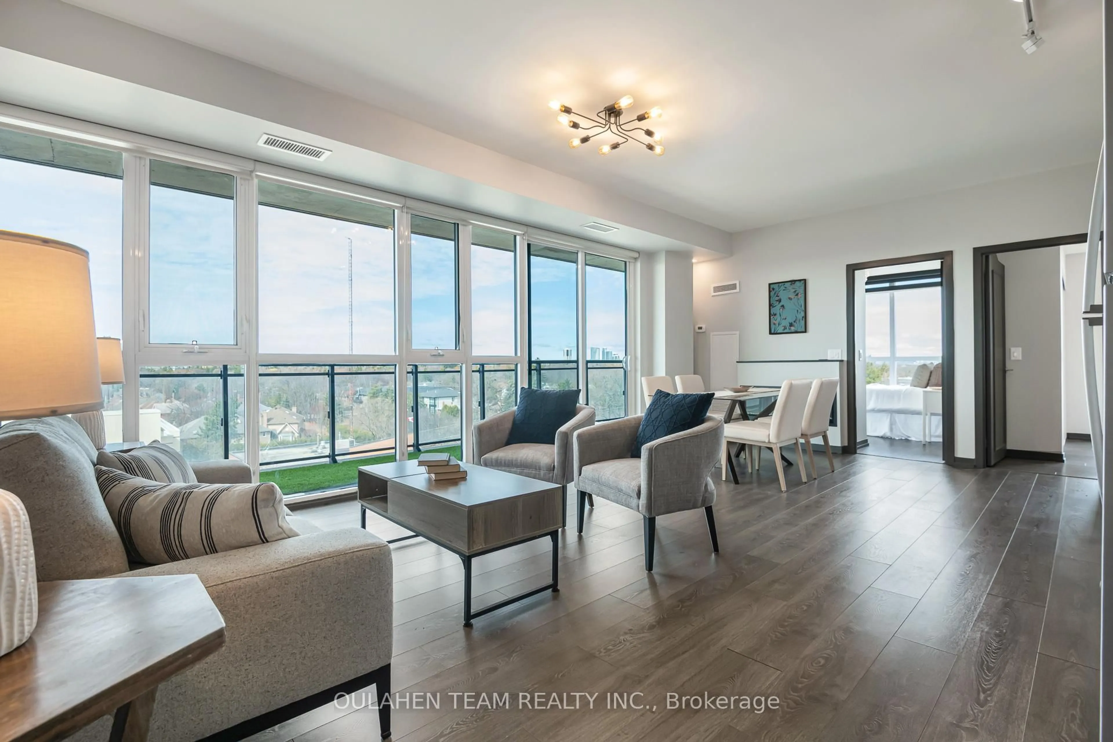 Living room with furniture, unknown for 3237 Bayview Ave #702, Toronto Ontario M2K 0G1