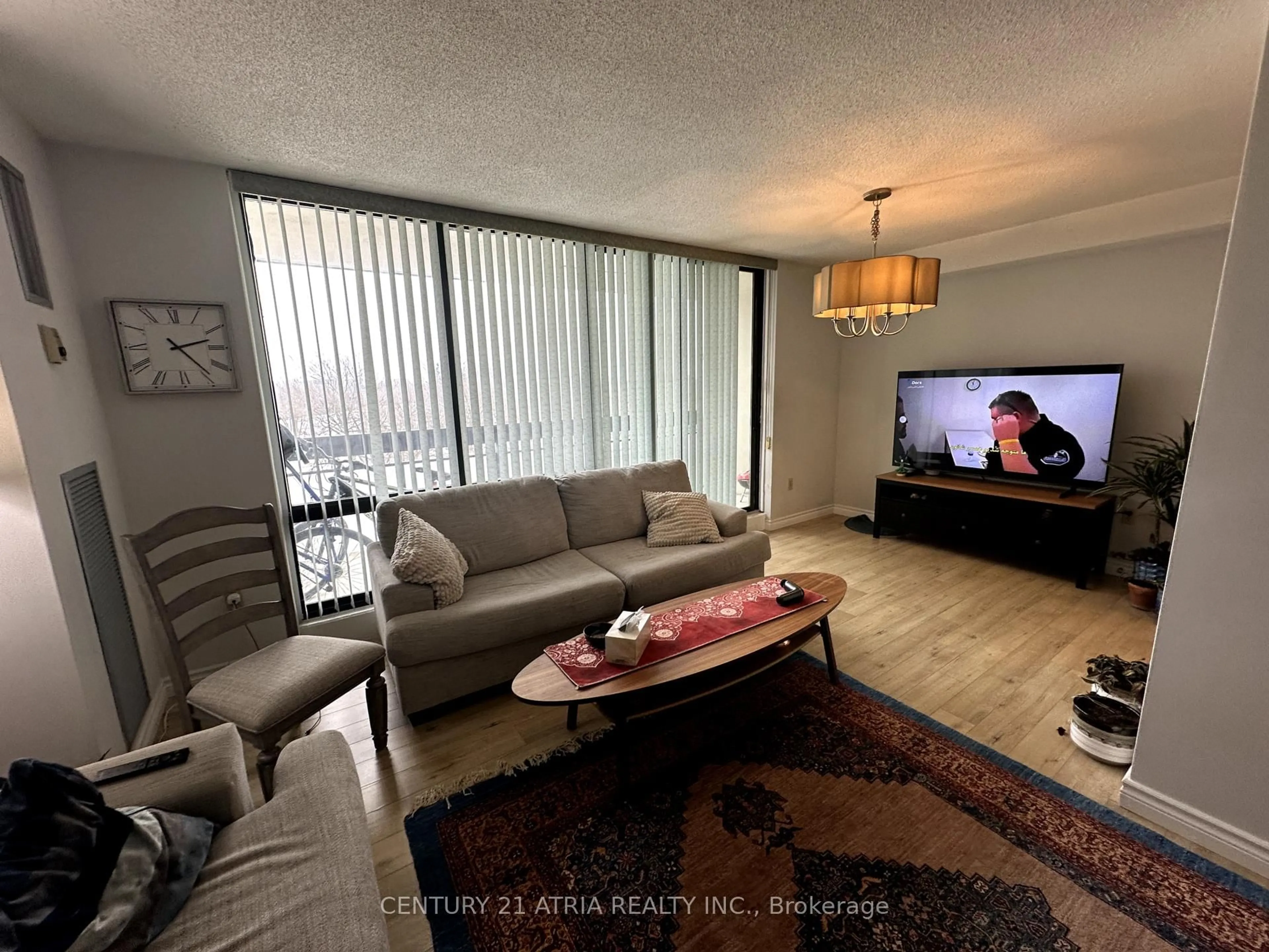 Living room with furniture, unknown for 350 Seneca Hill Dr #814, Toronto Ontario M2J 4S7